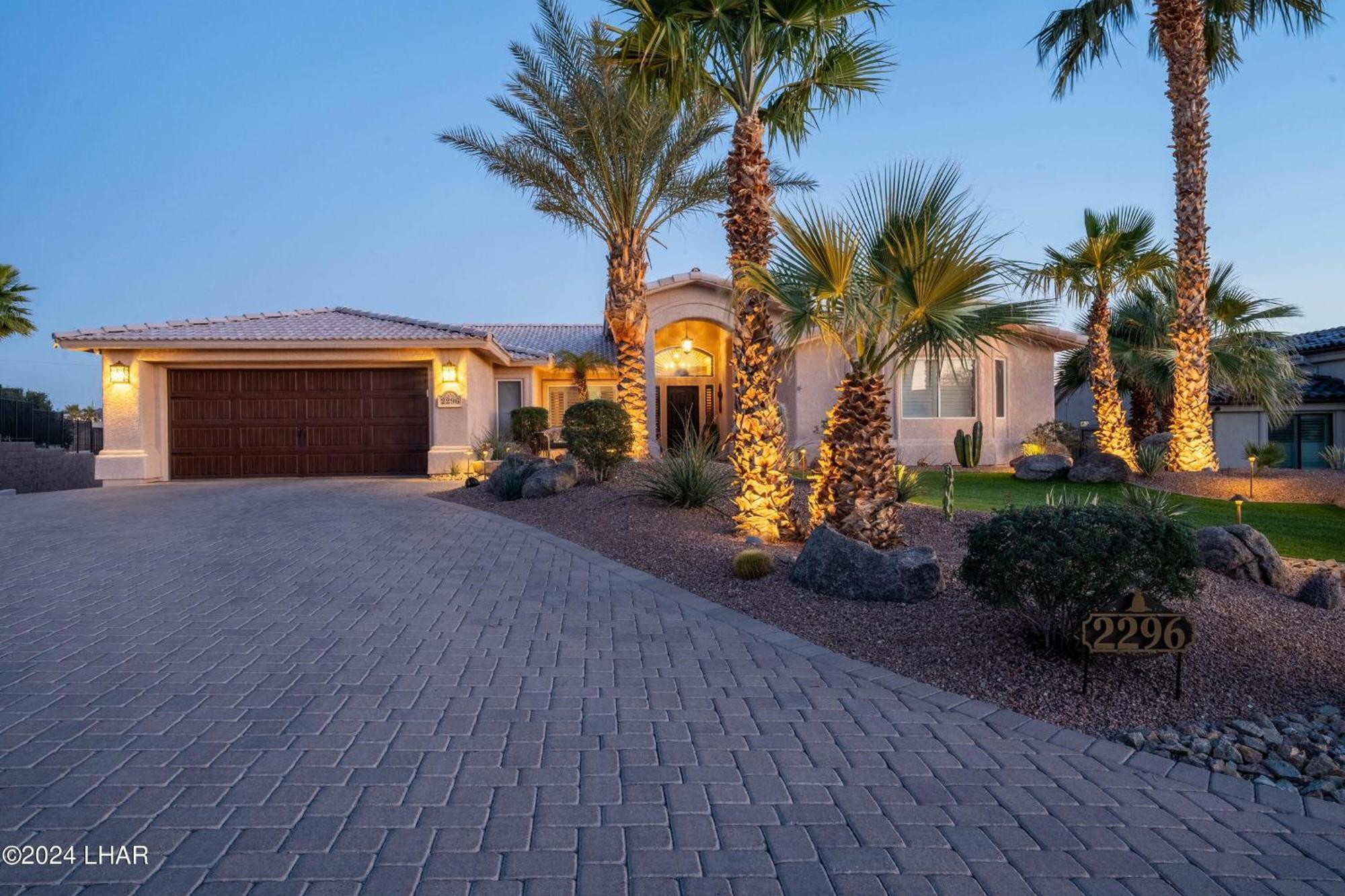 Holiday home Luxe Havasu 6-bedroom Retreat! Pool, Hot Tub, Views! *