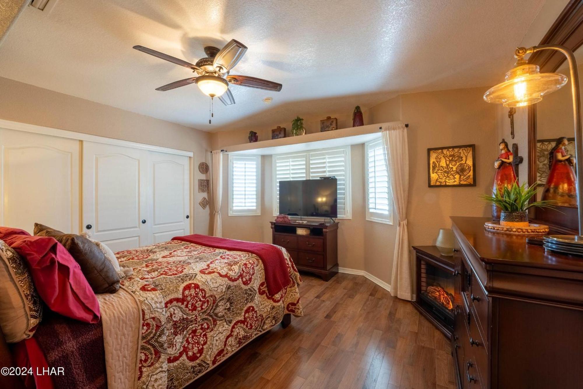 Luxe Havasu 6-bedroom Retreat! Pool, Hot Tub, Views! Lake Havasu City