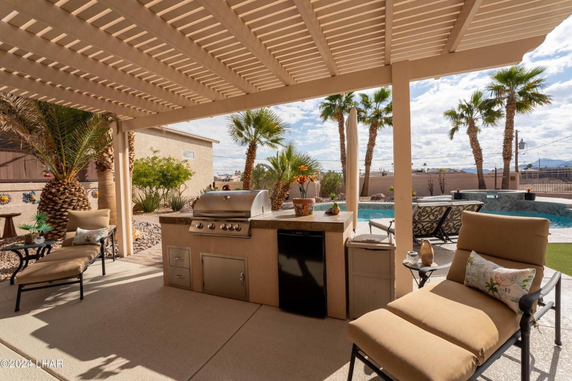 Holiday home Luxe Havasu 6-bedroom Retreat! Pool, Hot Tub, Views! *
