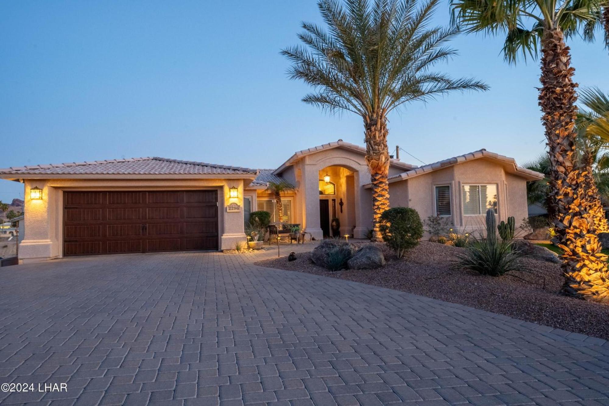 Luxe Havasu 6-bedroom Retreat! Pool, Hot Tub, Views! Holiday home *