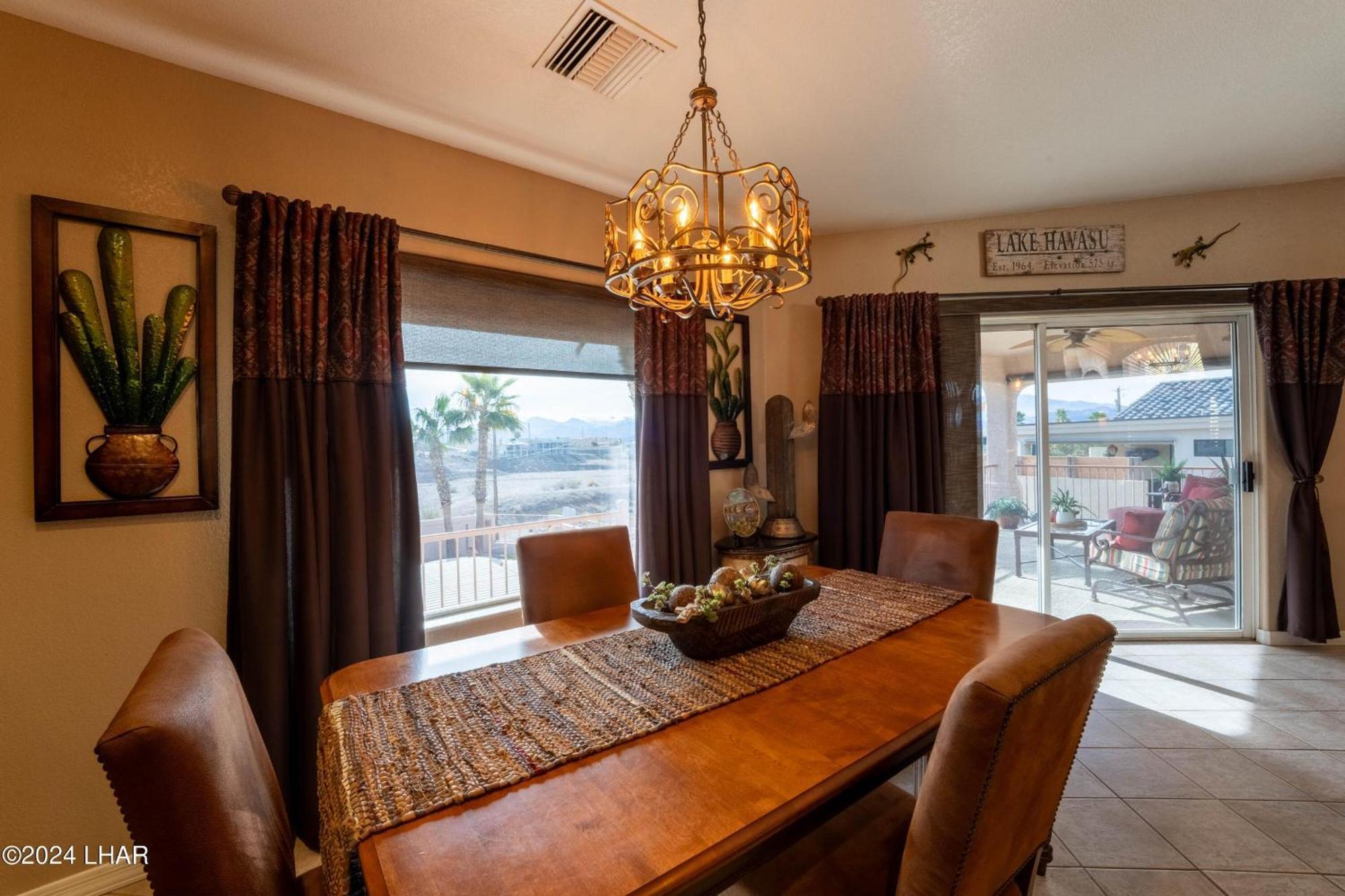 Luxe Havasu 6-bedroom Retreat! Pool, Hot Tub, Views! Holiday home Lake Havasu City