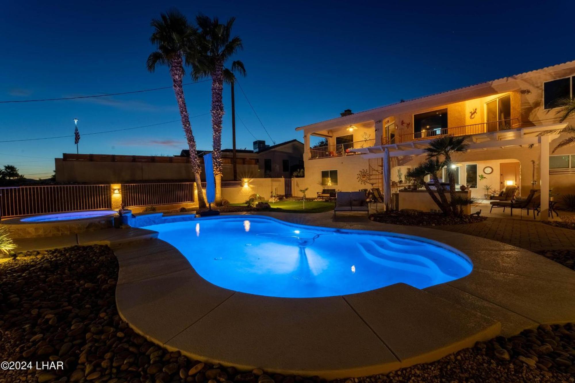 Holiday home Luxe Havasu 6-bedroom Retreat! Pool, Hot Tub, Views! Lake Havasu City