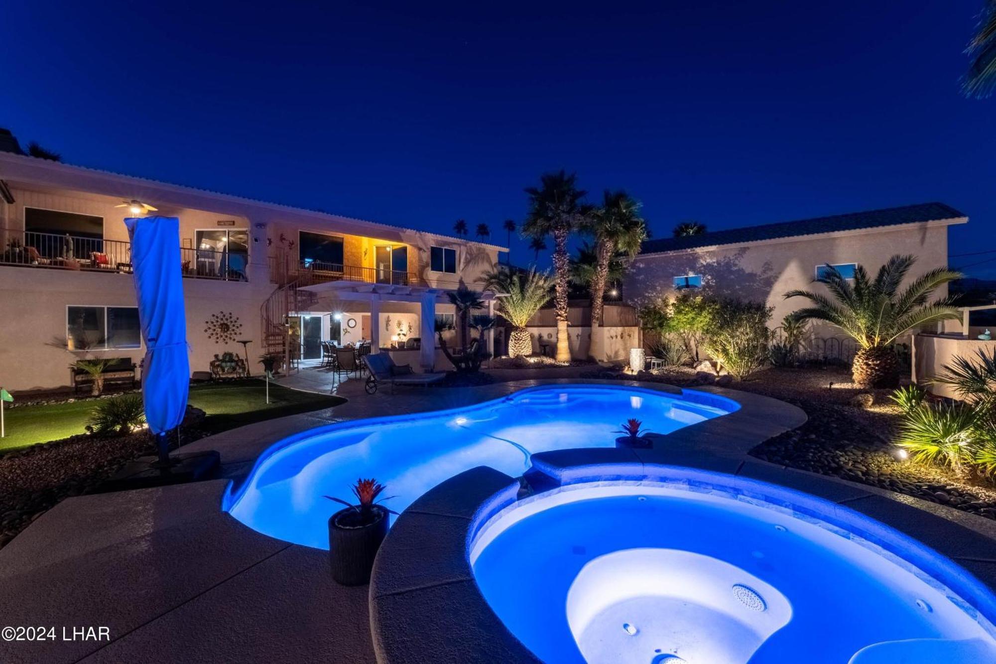 Holiday home Luxe Havasu 6-bedroom Retreat! Pool, Hot Tub, Views!
