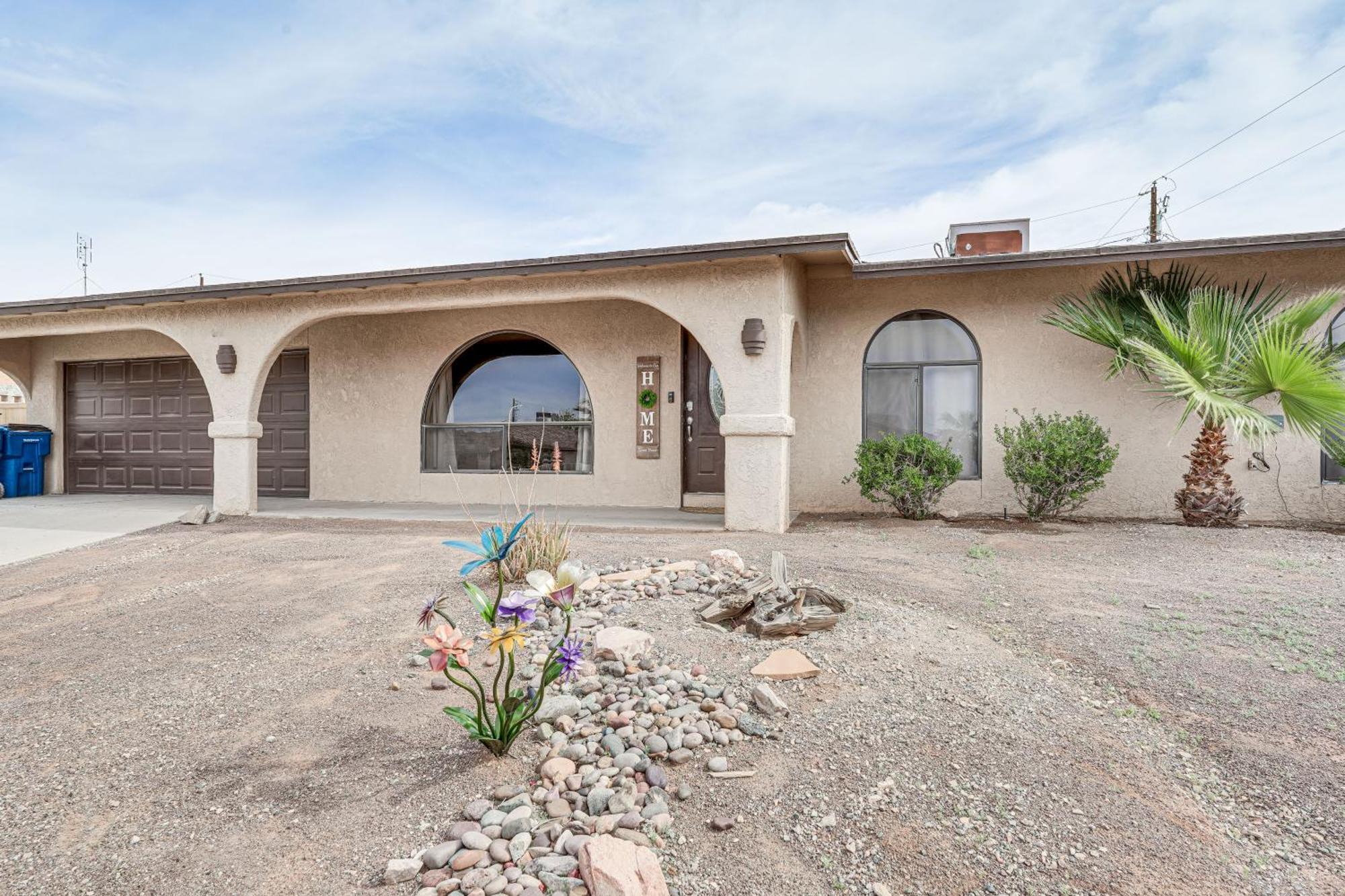 Idyllic With Grill And Pool 5 Mi To Havasu! *