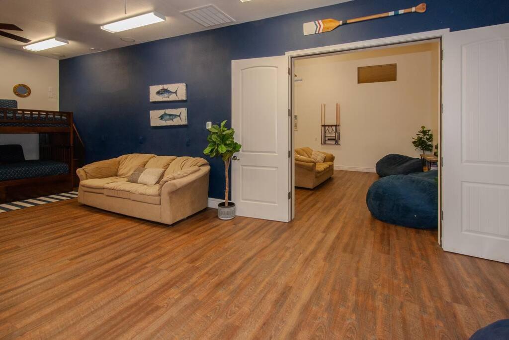 Anchor House - Pool Game Sleeps 22 Holiday home Lake Havasu City