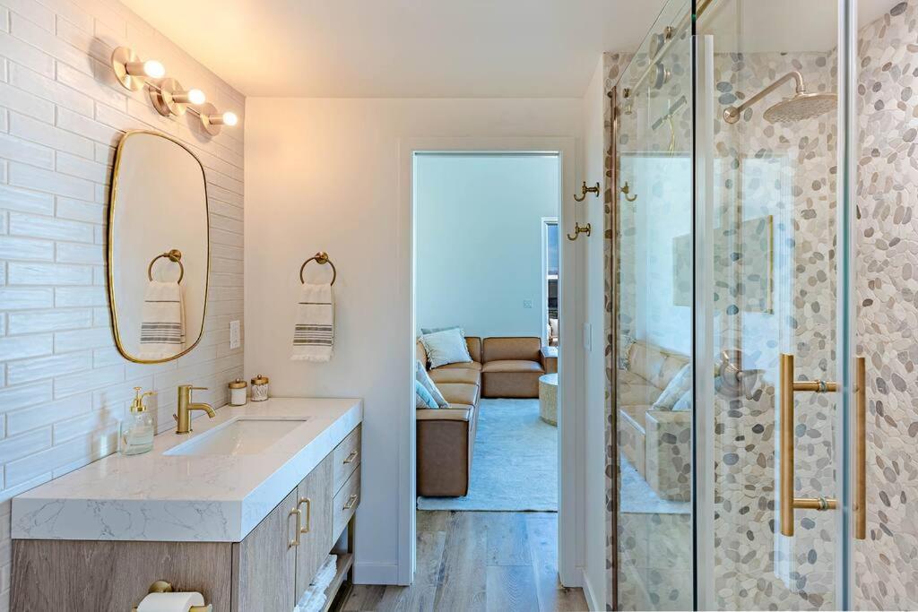 Lakeside Luxury - Sams Beachcomber Access Holiday home *