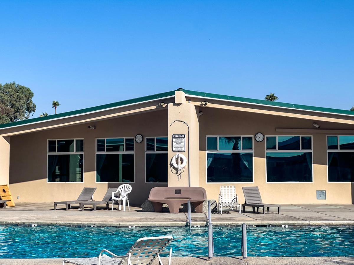 Sam's Beachcomber Beauty, Front Row, Gorgeous Views! #222 * Lake Havasu City