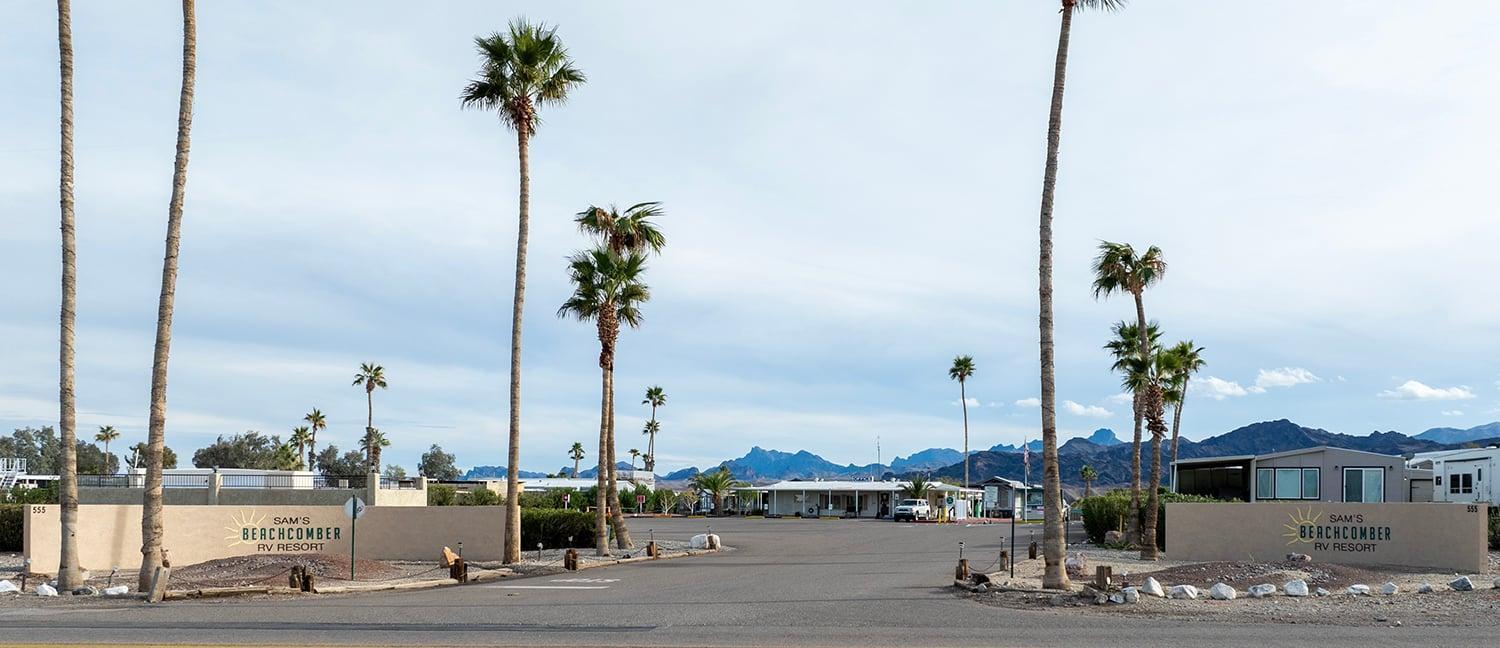 Holiday home Sam's Beachcomber Beauty, Front Row, Gorgeous Views! #222