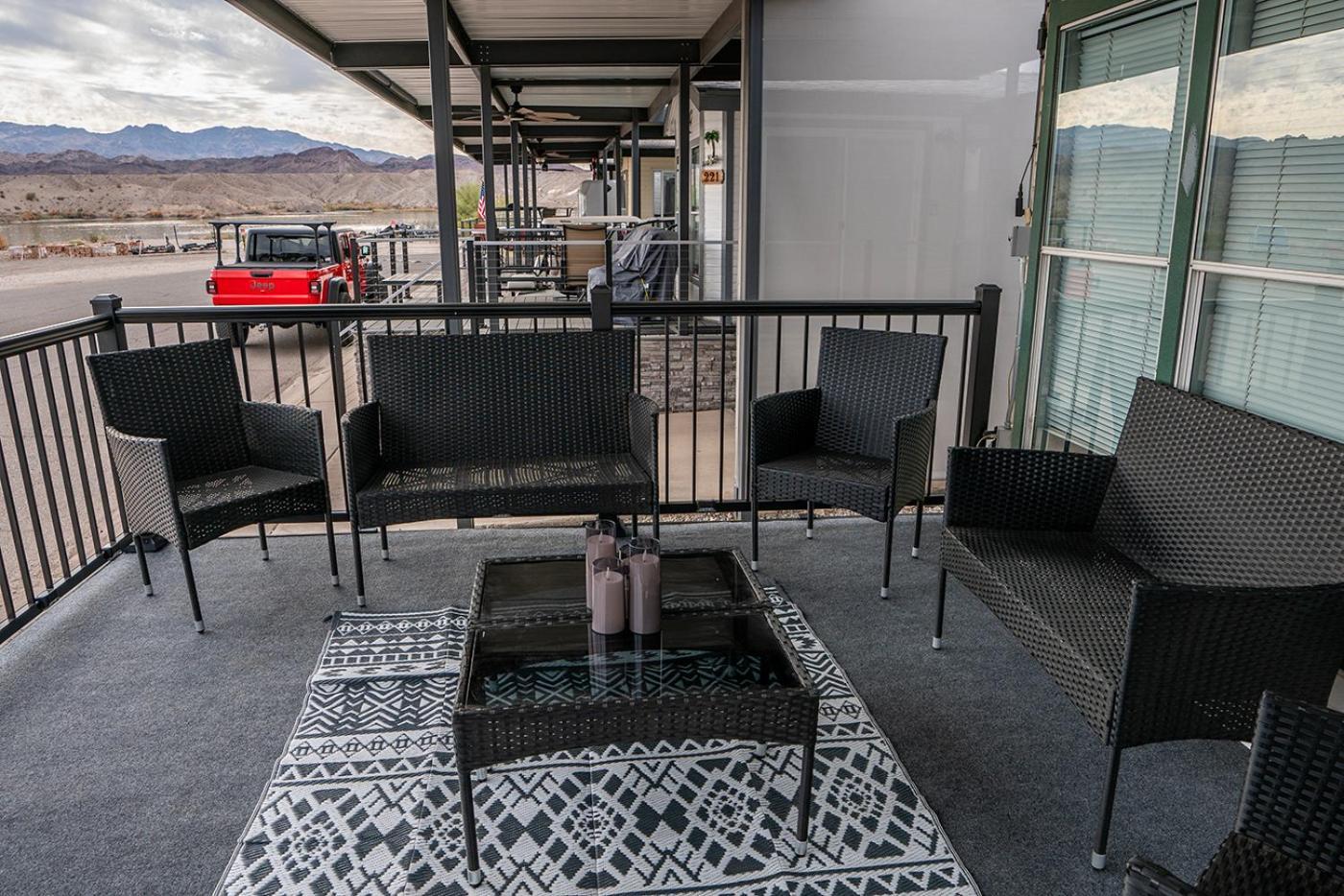 Sam's Beachcomber Beauty, Front Row, Gorgeous Views! #222 Holiday home *