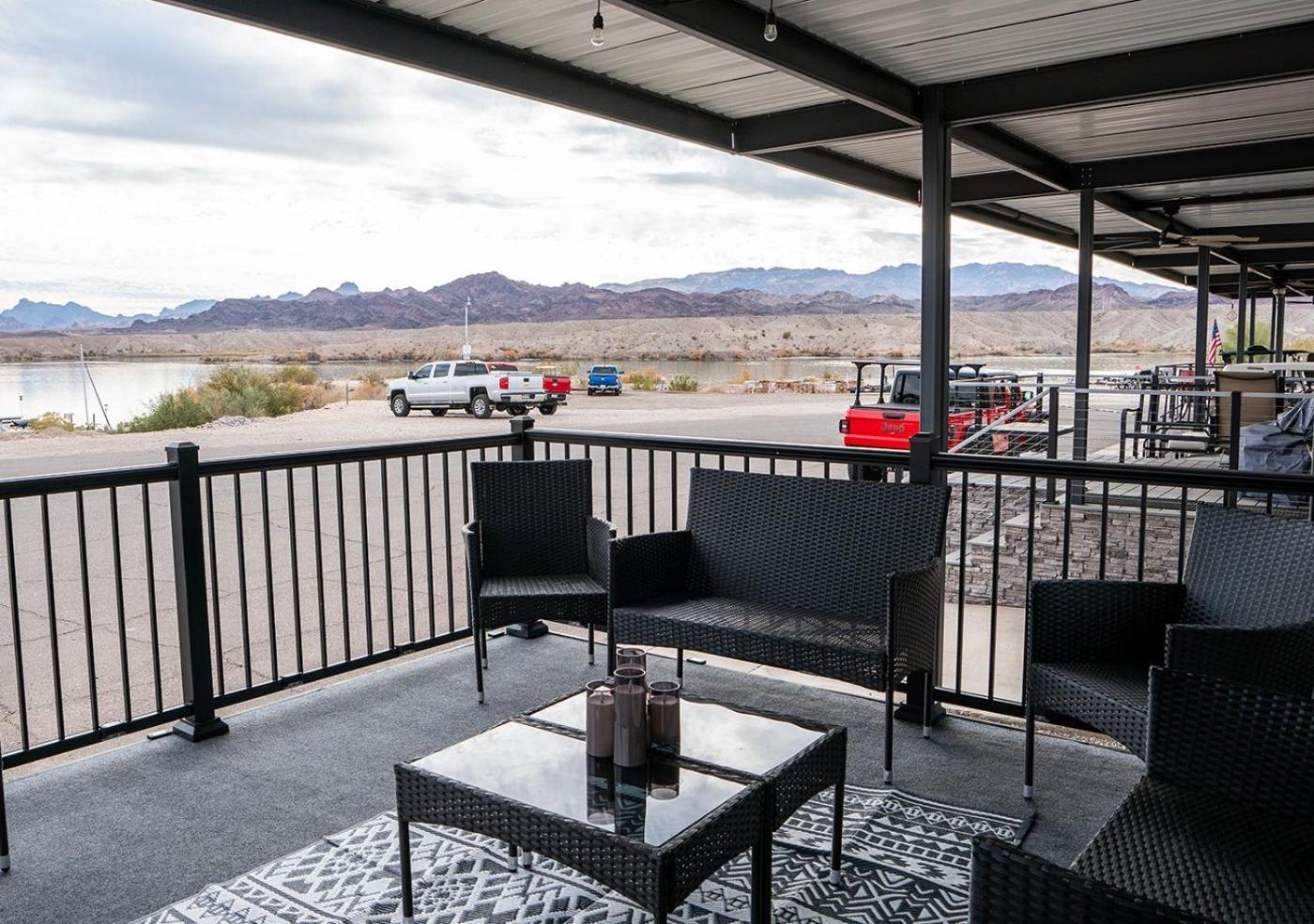 Sam's Beachcomber Beauty, Front Row, Gorgeous Views! #222 *