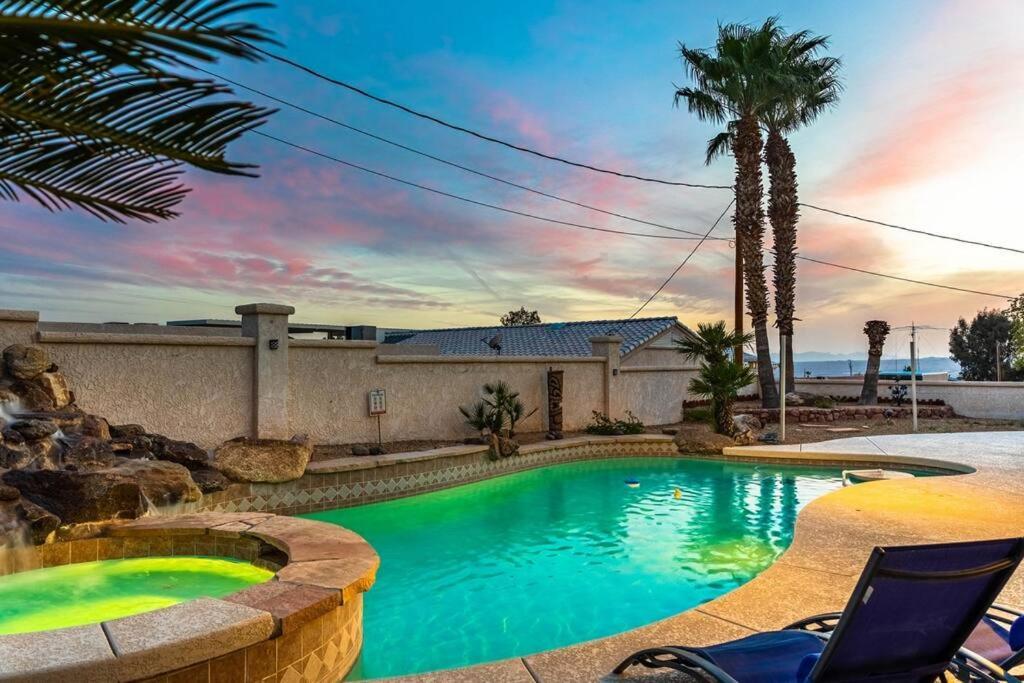 Holiday home Havamemorable Pool Firepit Views!