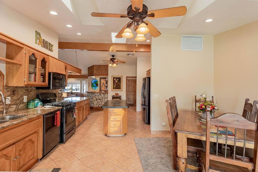 Havalake Heatable Pool Largest Driveway Holiday home Lake Havasu City
