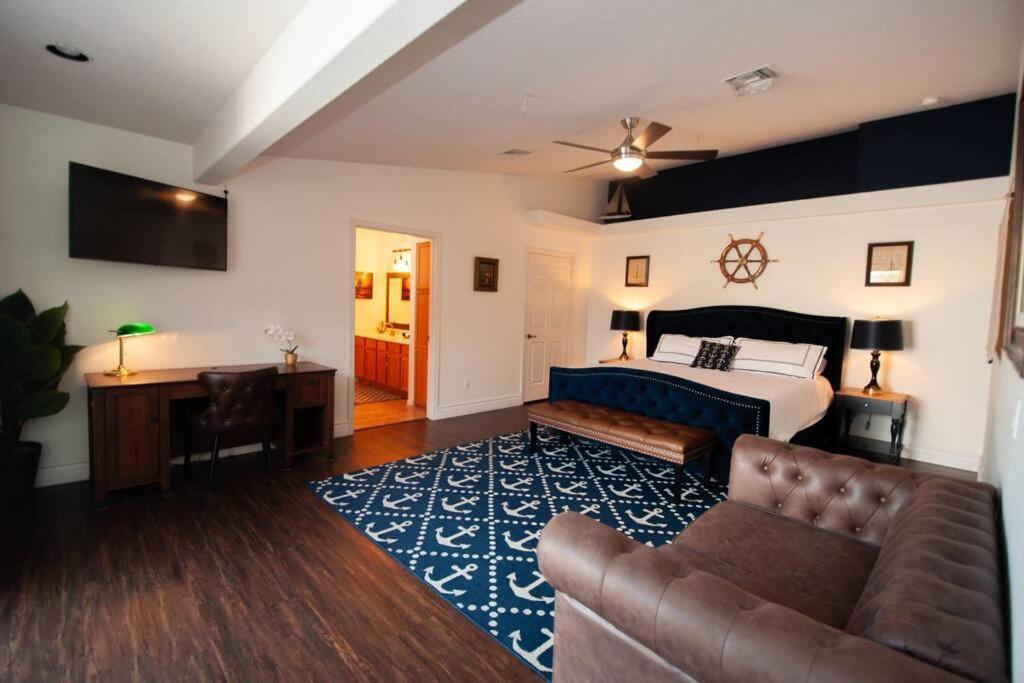 Anchor House - Pool Game Sleeps 22 *