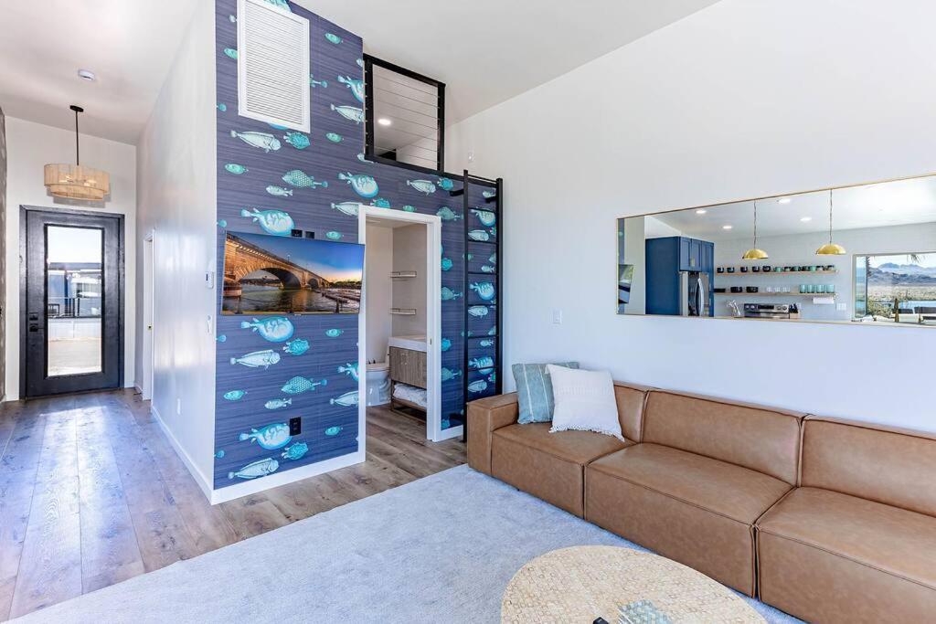 Lakeside Luxury - Sams Beachcomber Access * Lake Havasu City