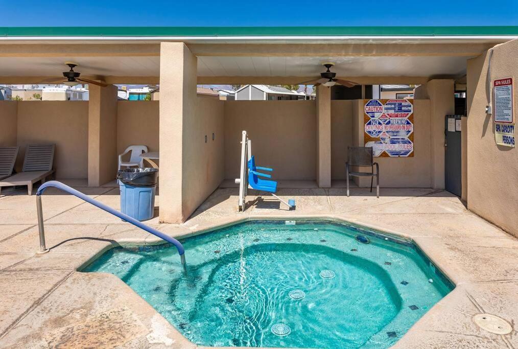 Lakeside Luxury - Sams Beachcomber Access Holiday home *