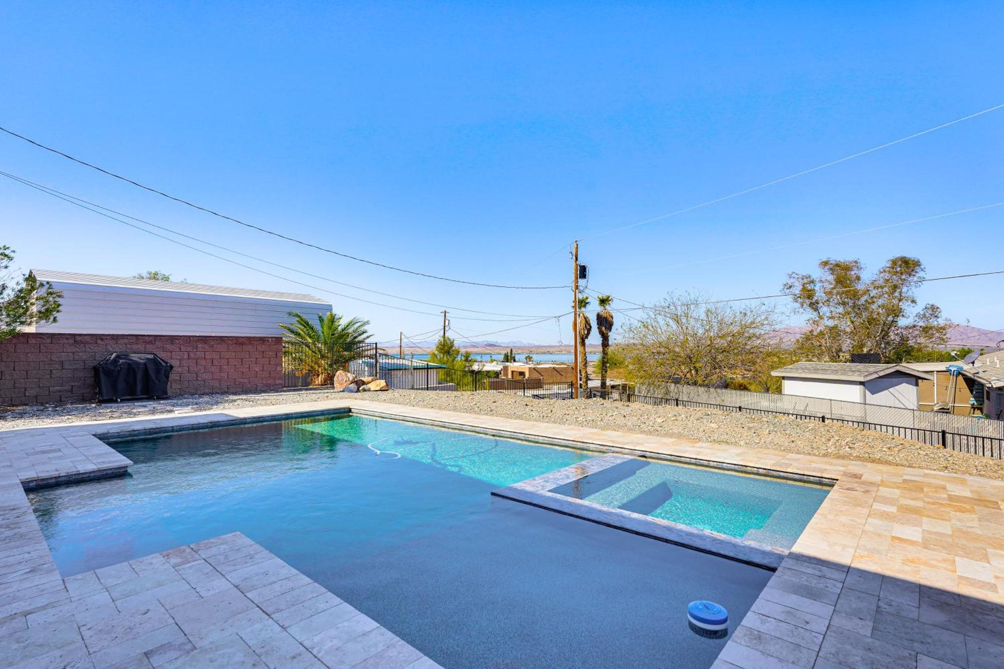Holiday home Inviting With View 2 Mi To Havasu!