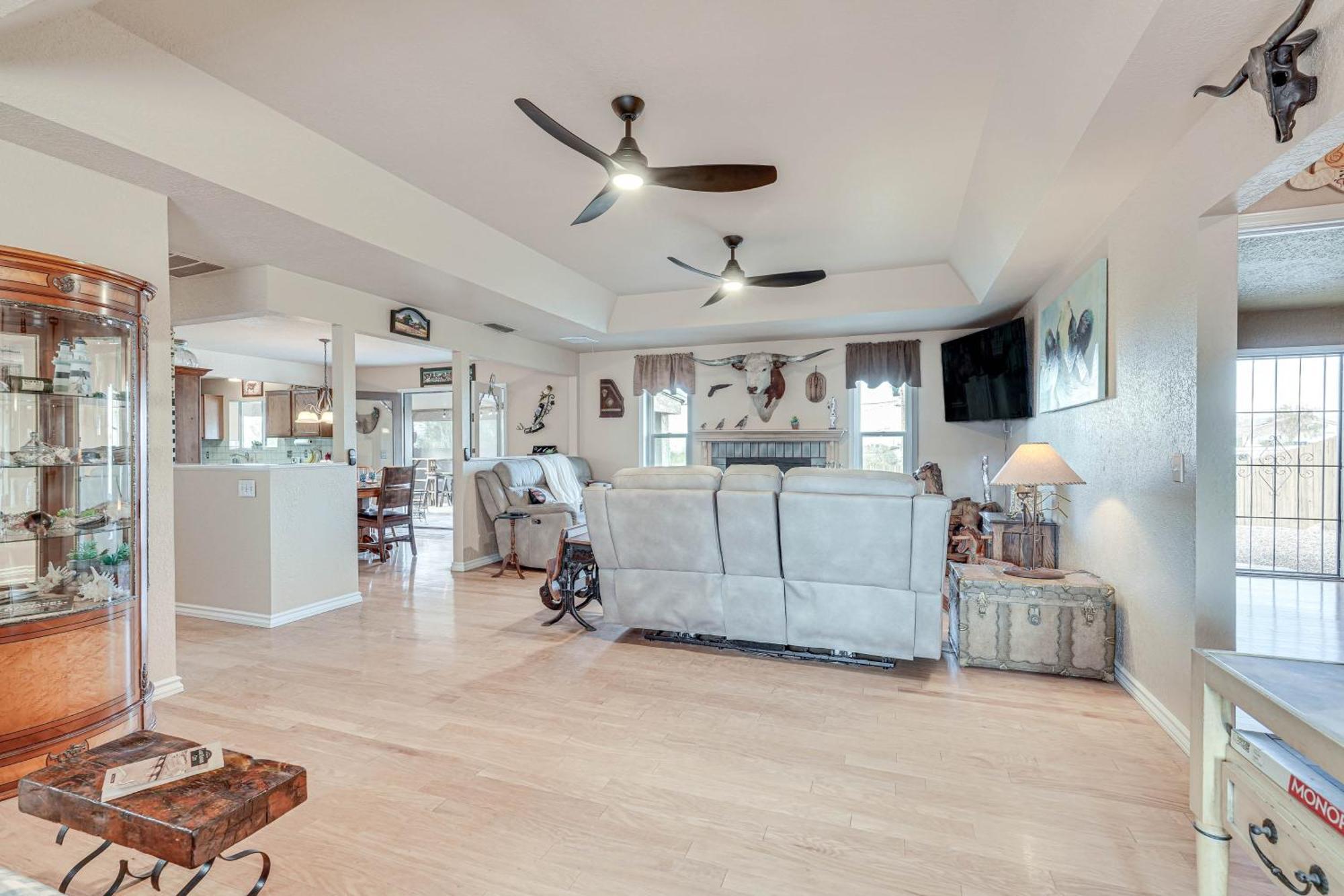 Havasu With Covered Patio, Grill And Views!