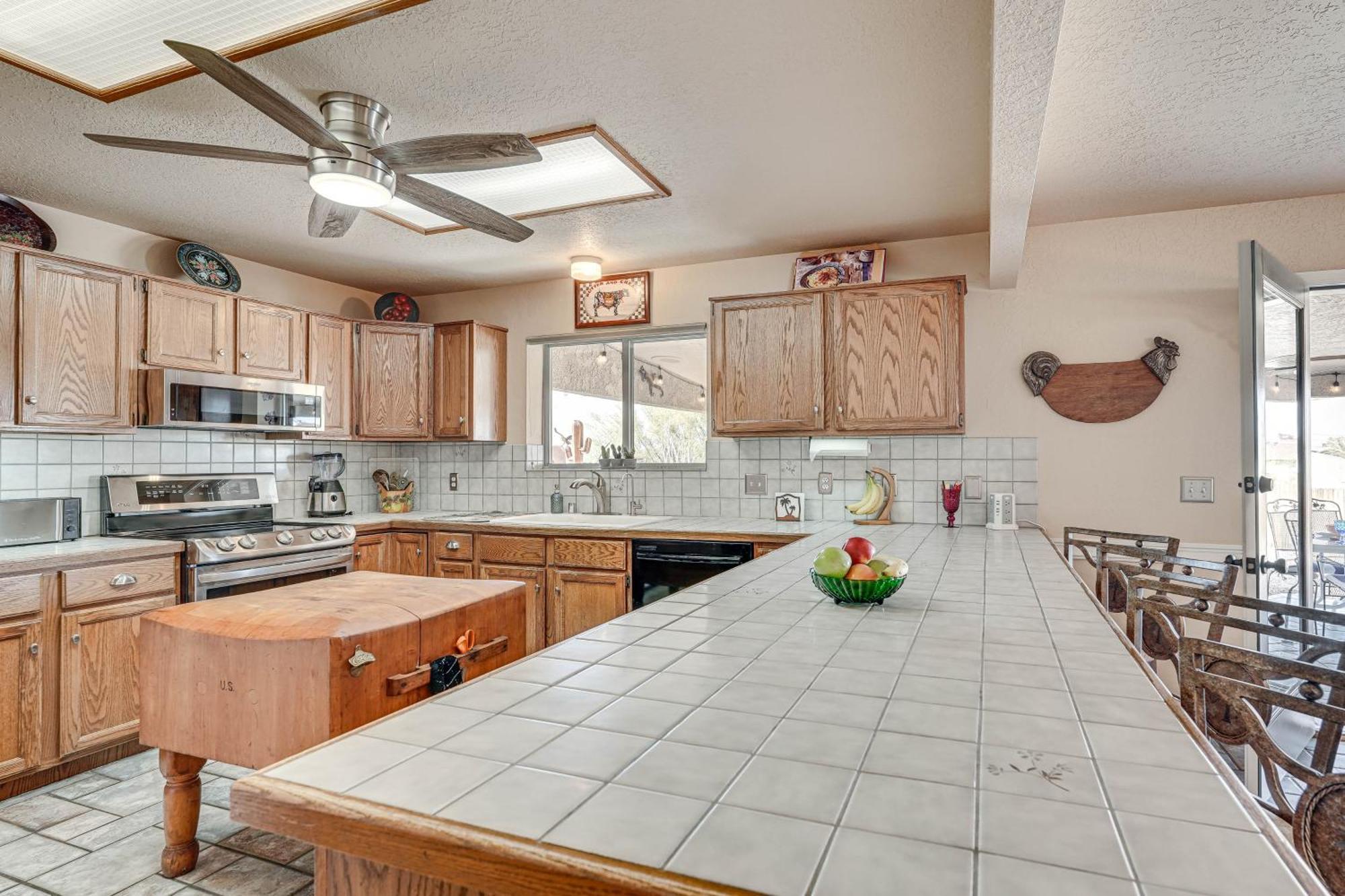 Havasu With Covered Patio, Grill And Views! Lake Havasu City