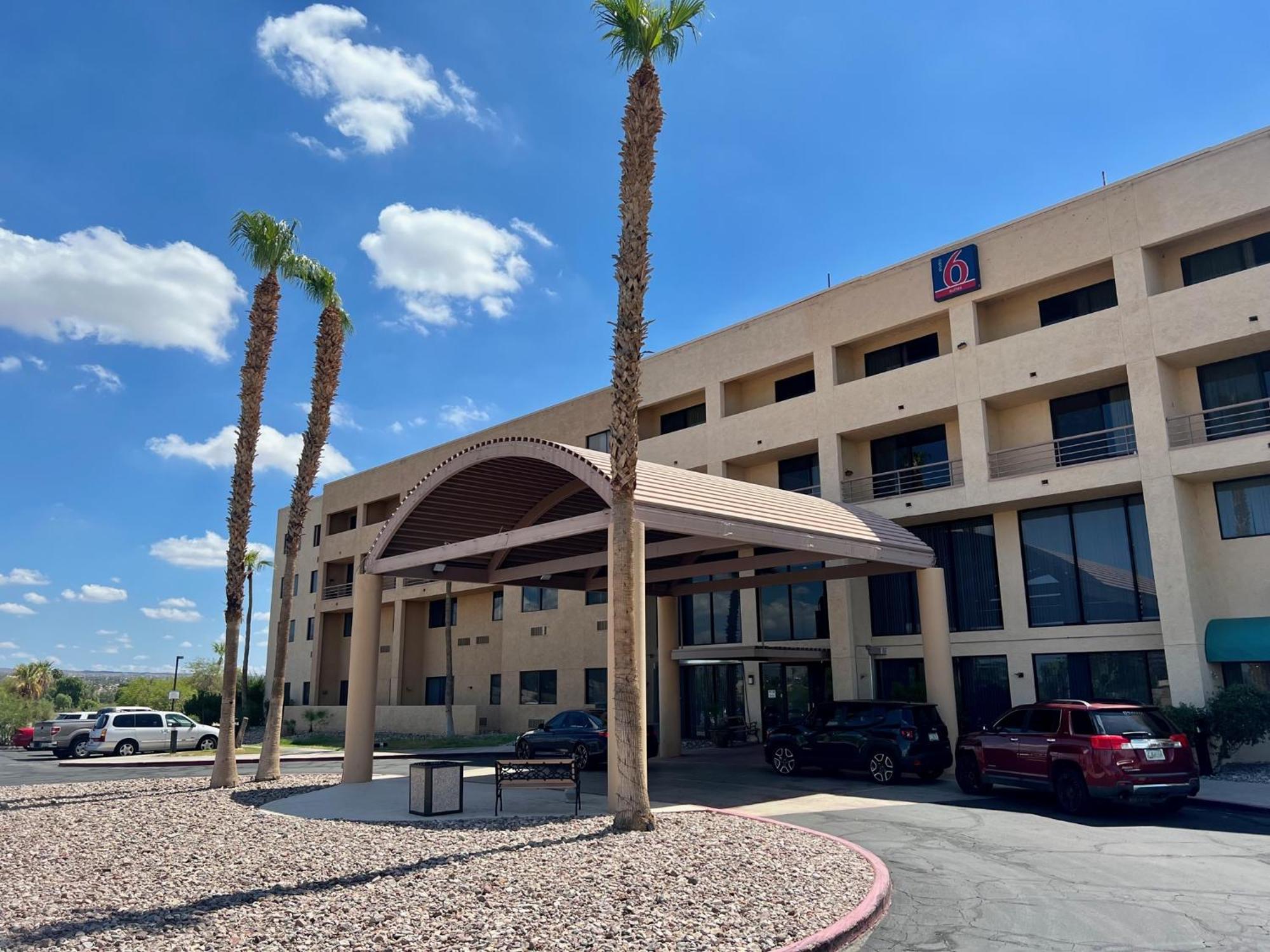 6 Havasu Az Hotel