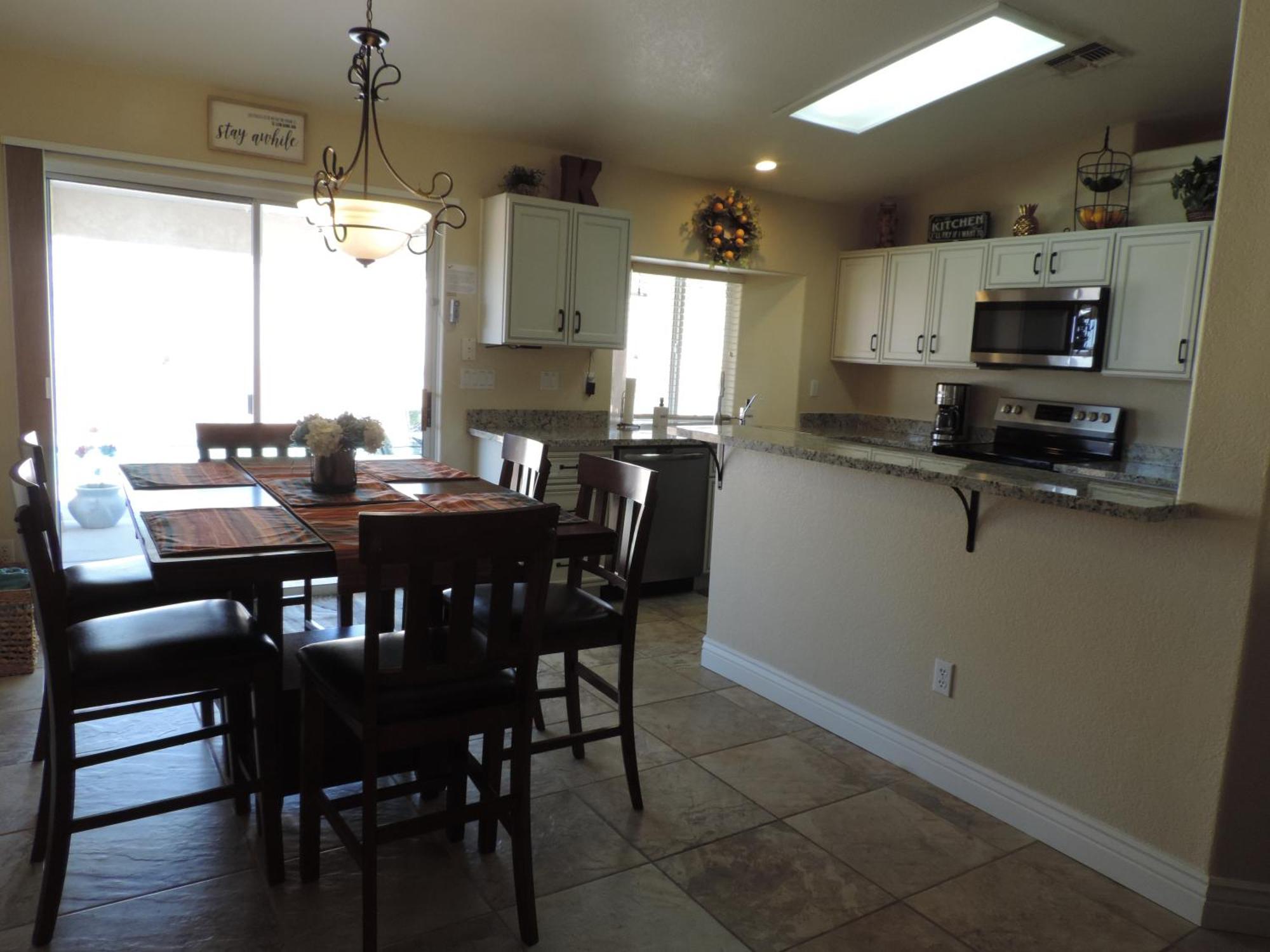 Carlsbad Cutie - Sparkling Pool Lake Havasu City