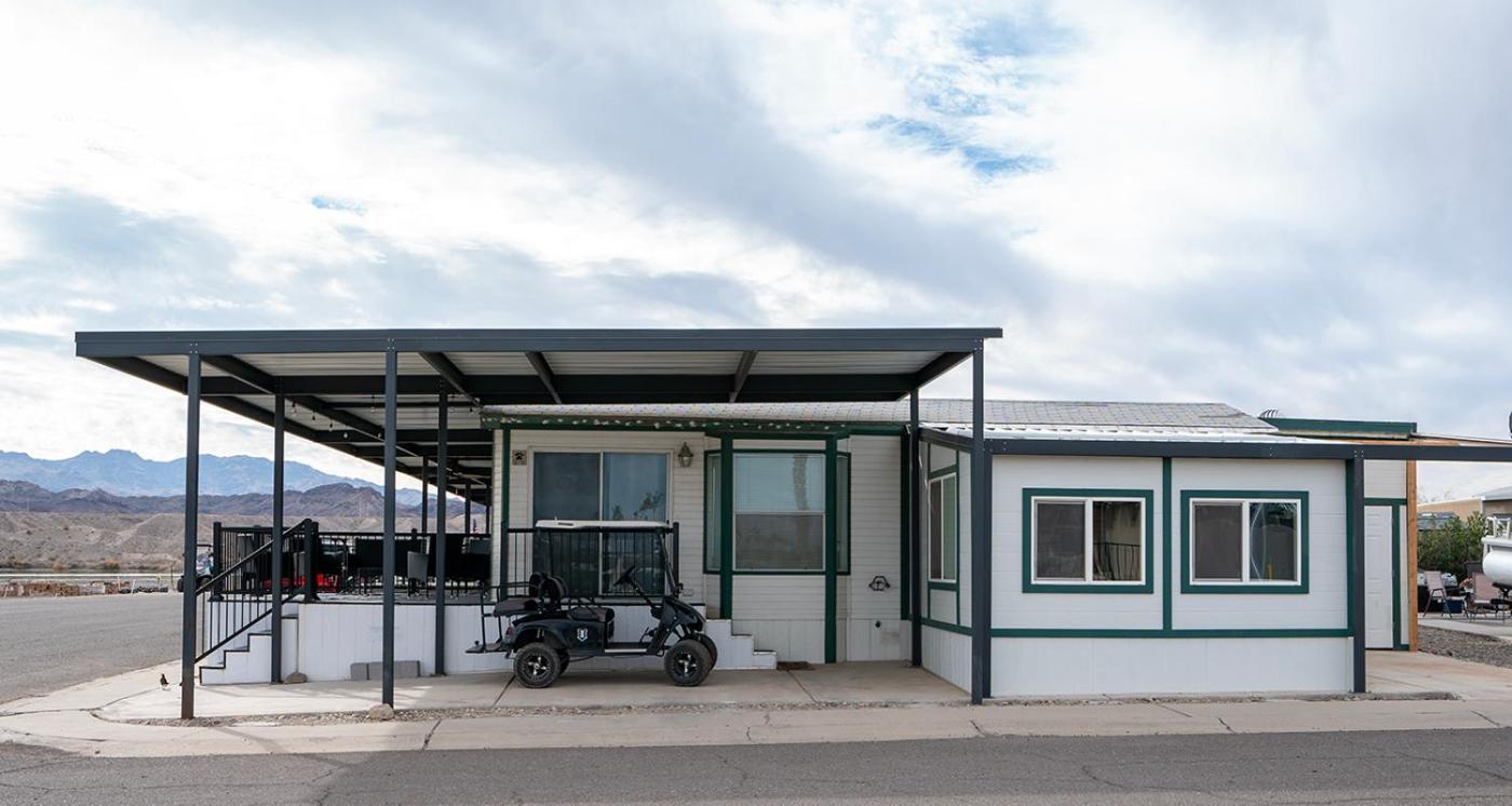 Sam's Beachcomber Beauty, Front Row, Gorgeous Views! #222 * Lake Havasu City
