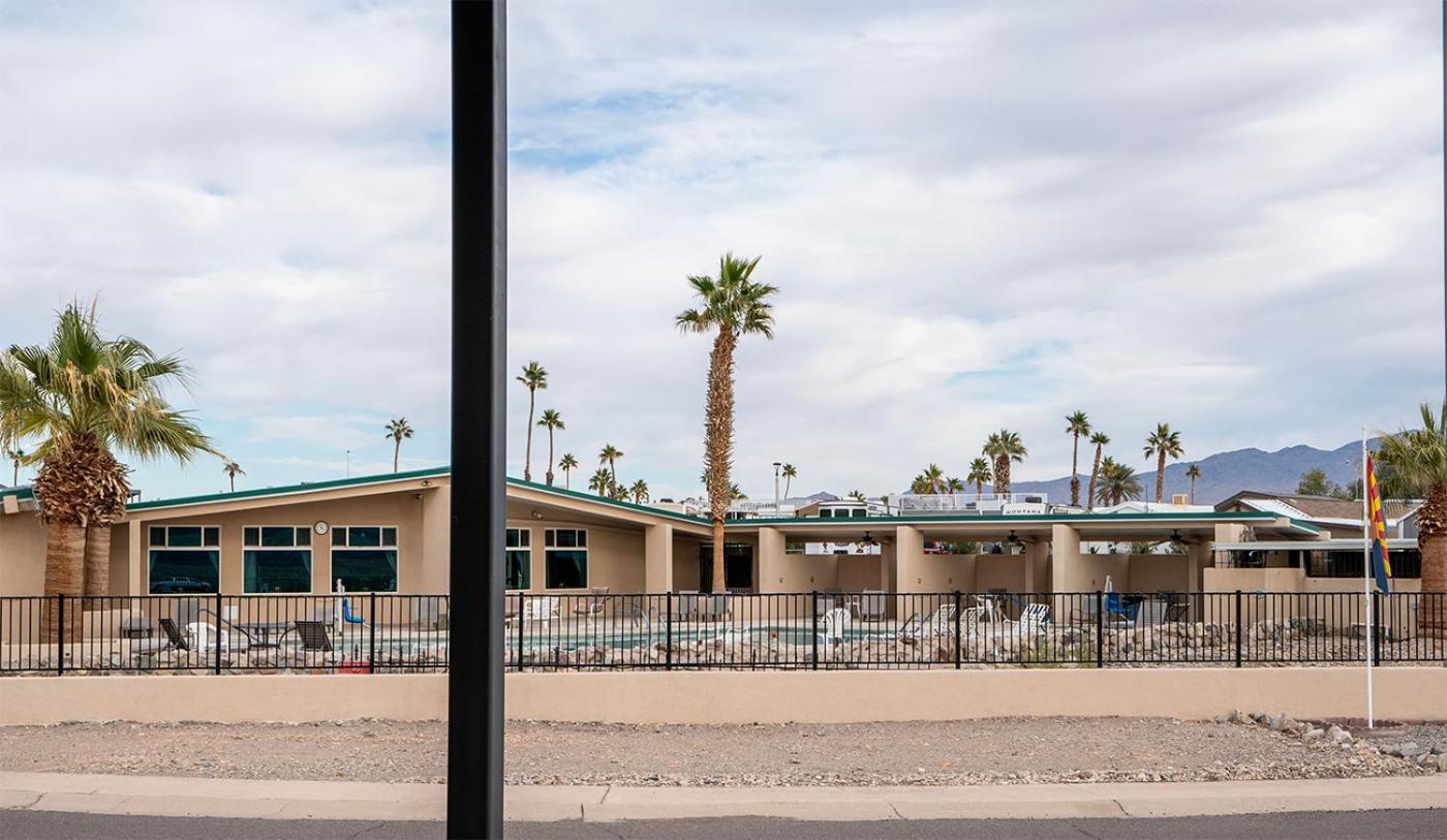 Sam's Beachcomber Beauty, Front Row, Gorgeous Views! #222 Lake Havasu City