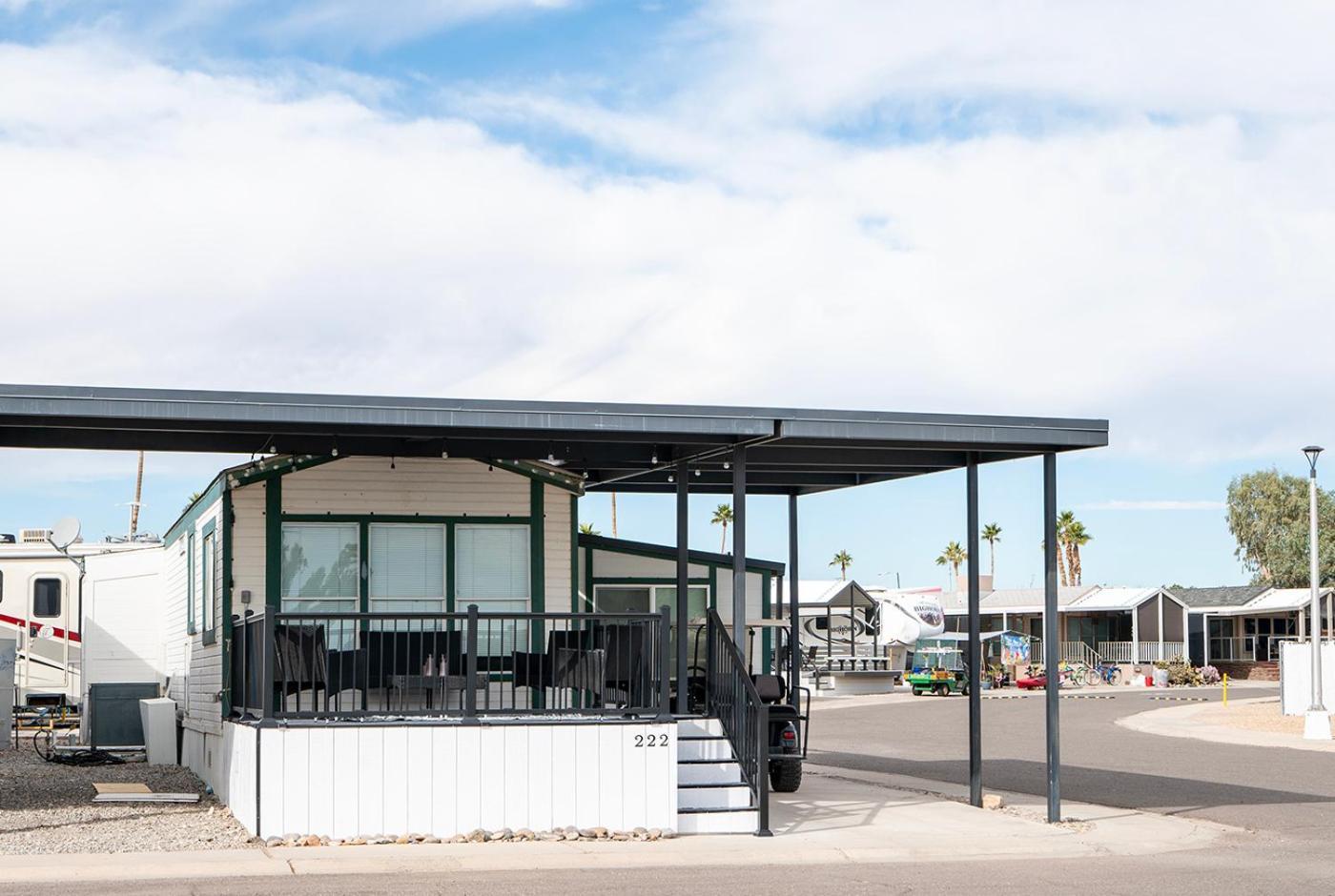 Sam's Beachcomber Beauty, Front Row, Gorgeous Views! #222 * Lake Havasu City