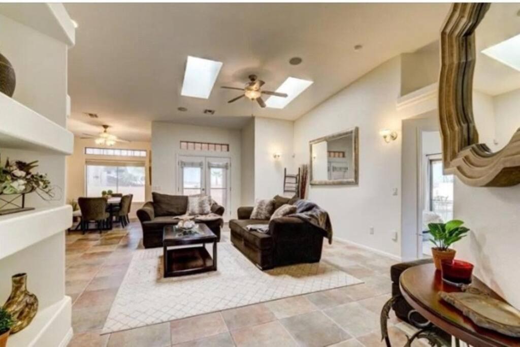 Tranquil Desert Oasis W/ Heatable Pool & Lake Havasu City