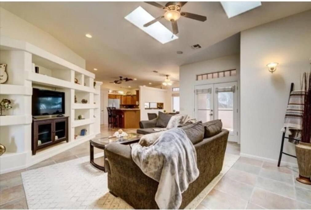 Tranquil Desert Oasis W/ Heatable Pool &