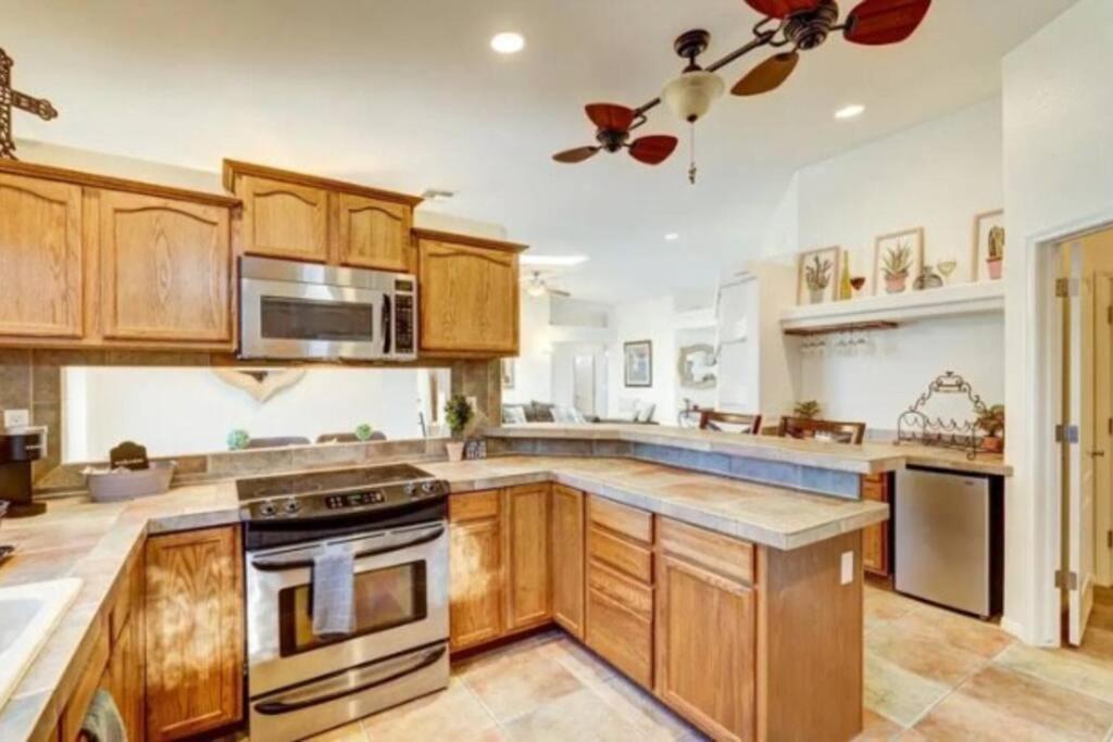 Tranquil Desert Oasis W/ Heatable Pool & * Lake Havasu City