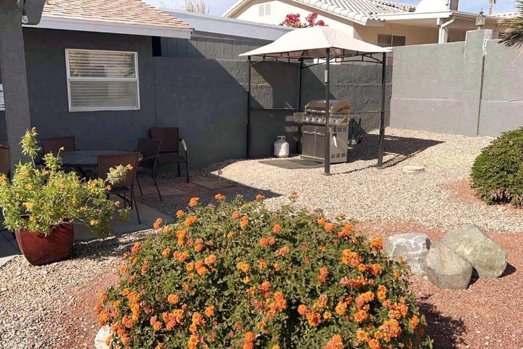 Spacious Getaway! Pool, Spa, Sleeps 9