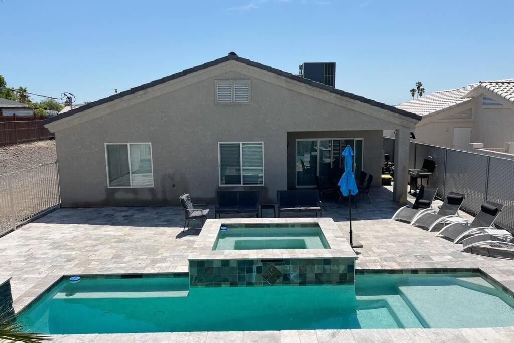 Holiday home Paradise Oasis! Waterfall Pool & *