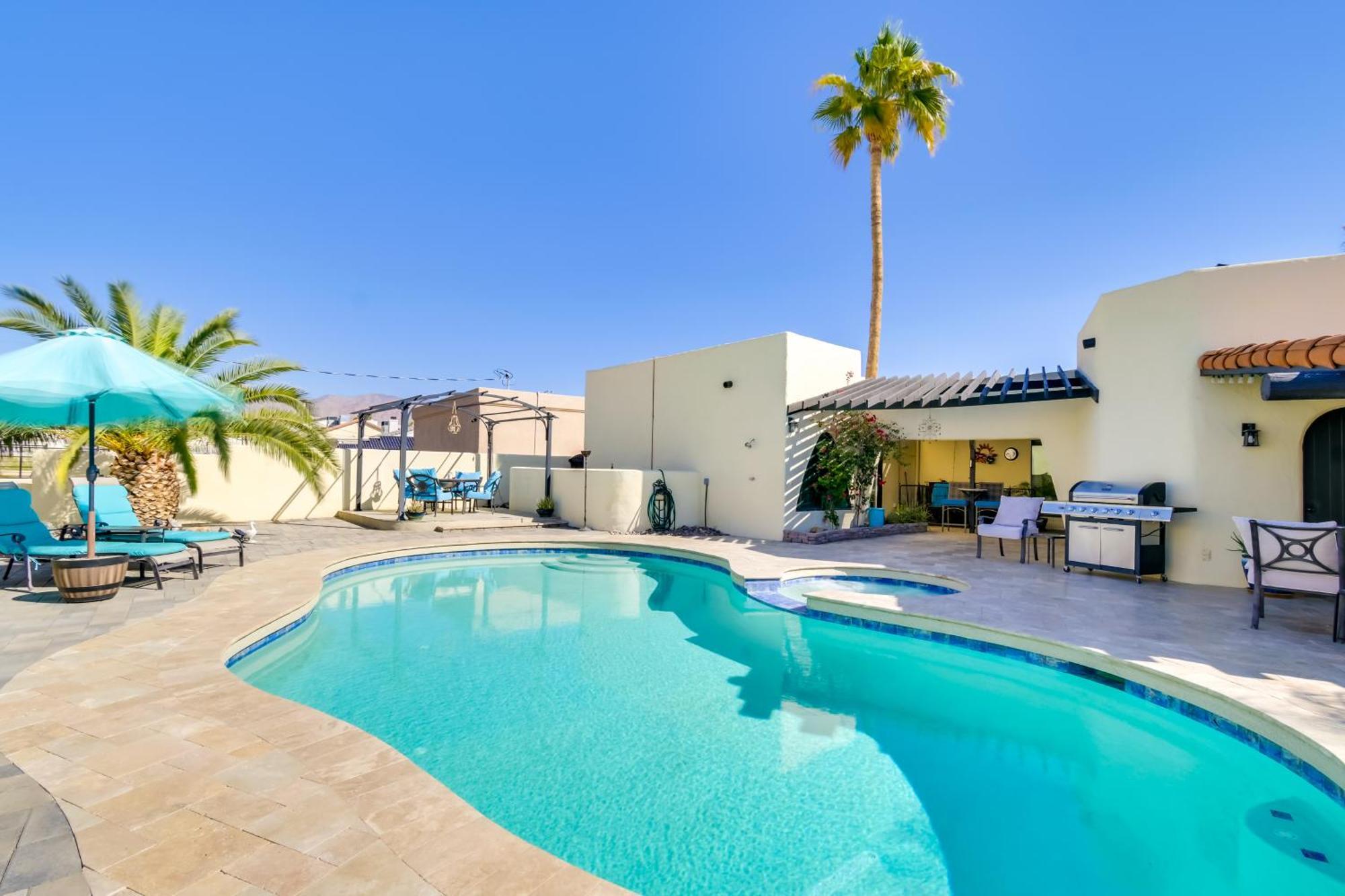 Bright With Pool And - 5 Mi To Havasu *