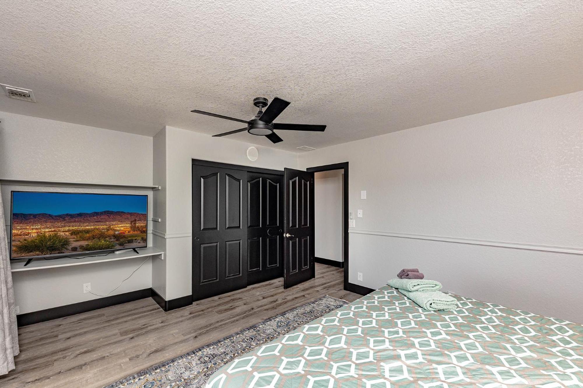 Lakeview Minute From New Launch With Pool And Apartment *