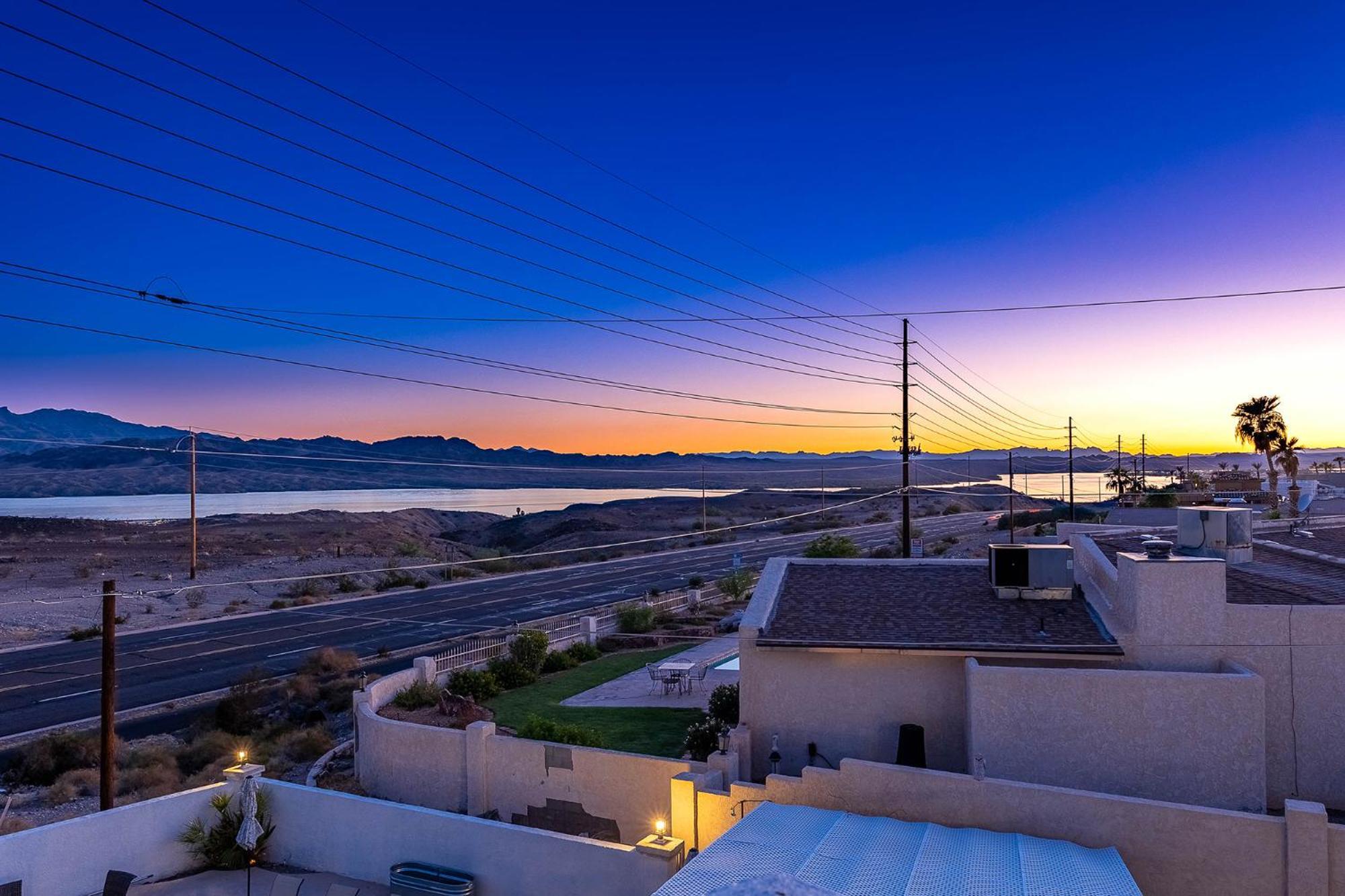 Lakeview Minute From New Launch With Pool And