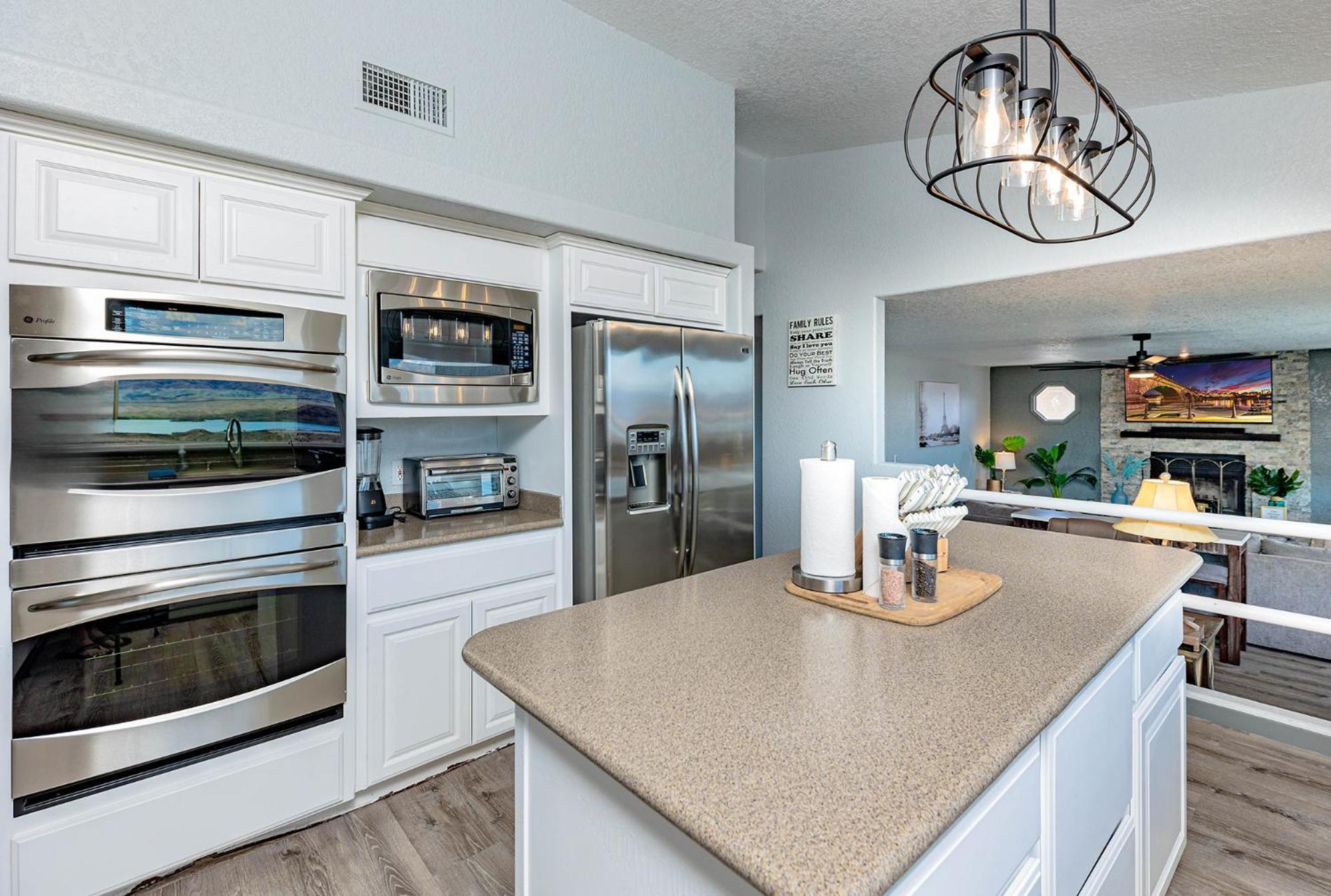 Lakeview Minute From New Launch With Pool And * Lake Havasu City