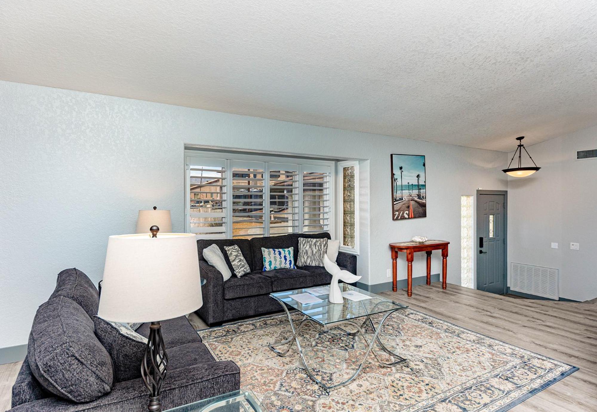 Lakeview Minute From New Launch With Pool And Lake Havasu City