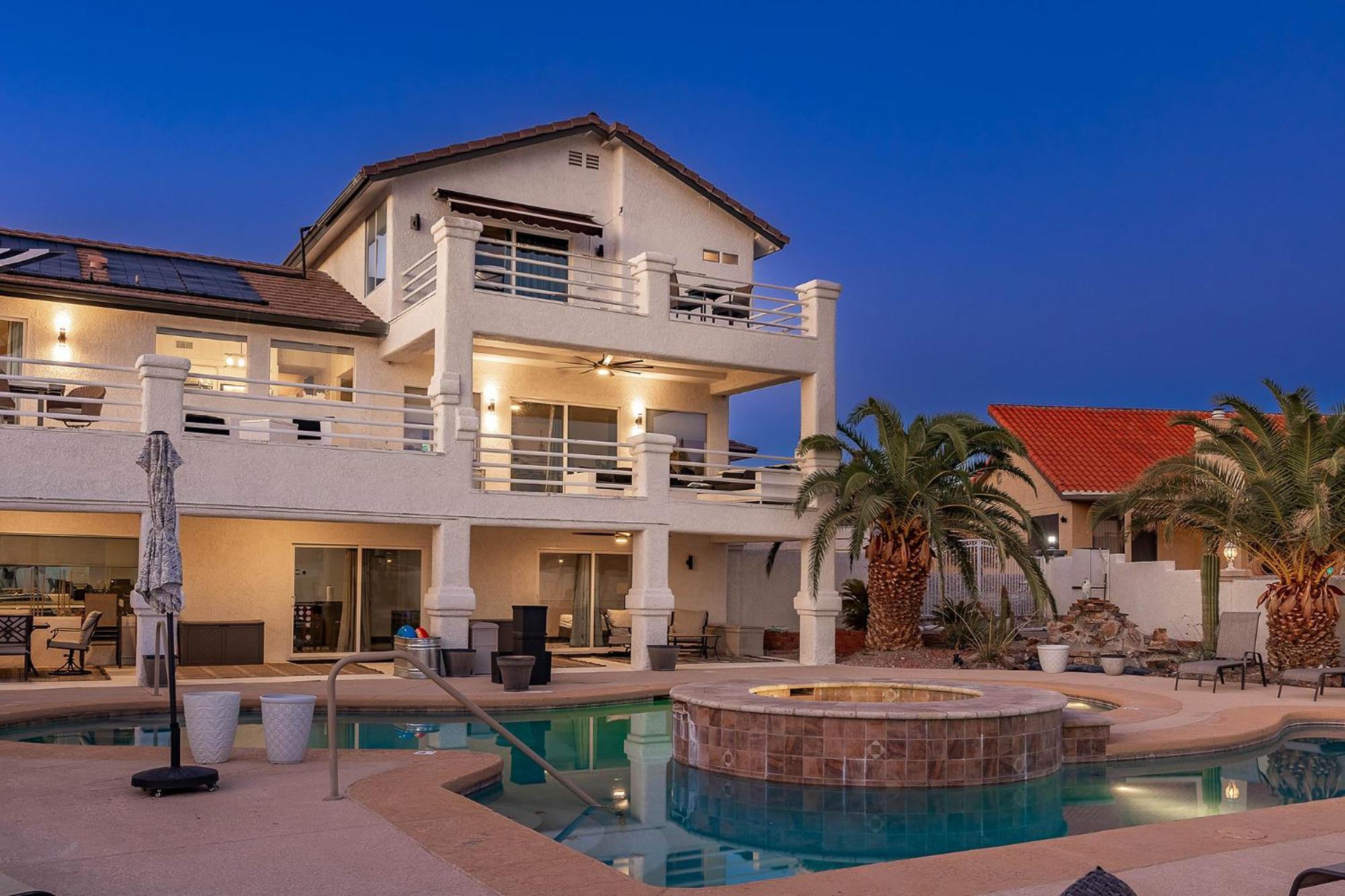 Lakeview Minute From New Launch With Pool And Lake Havasu City