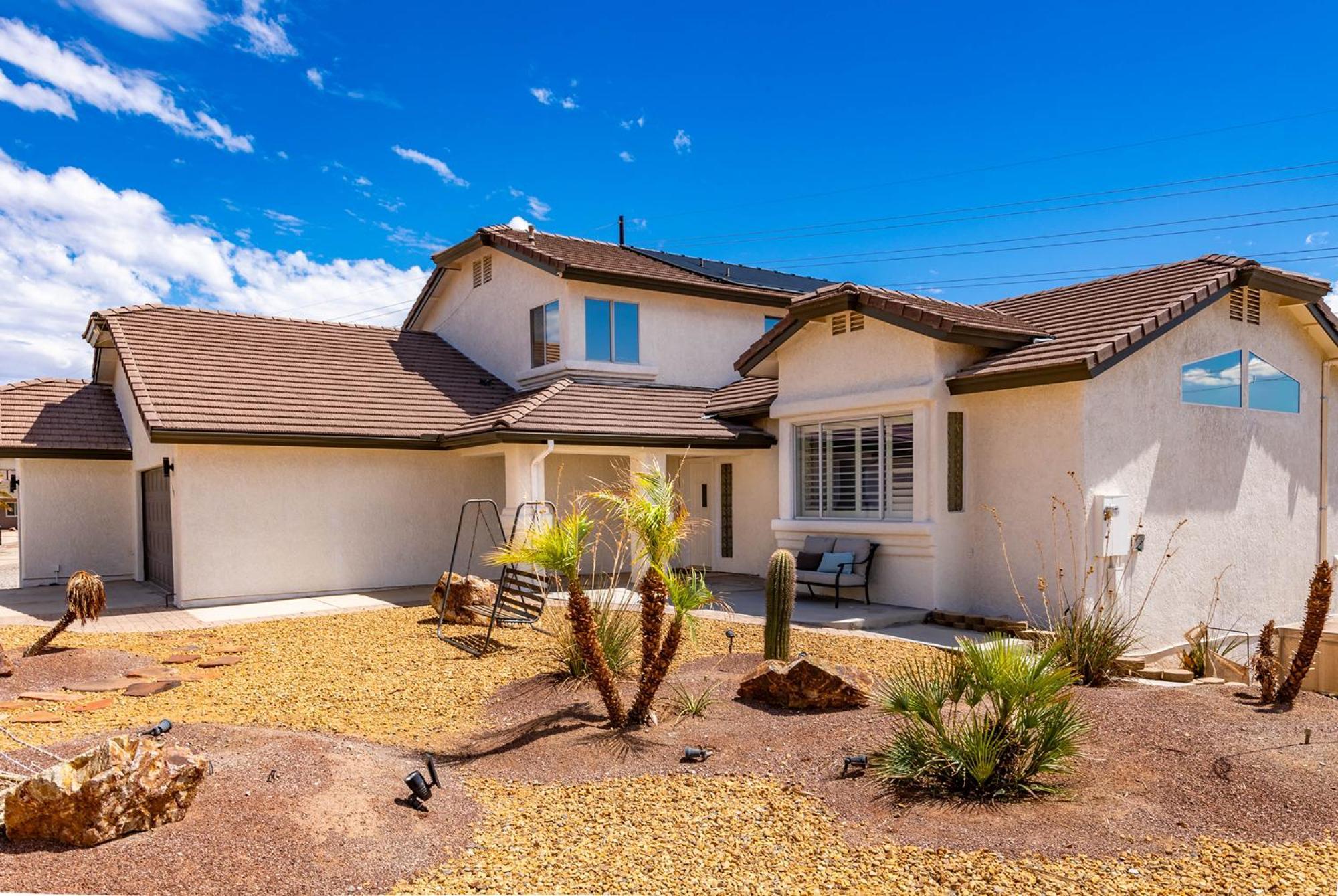 Lakeview Minute From New Launch With Pool And Apartment *