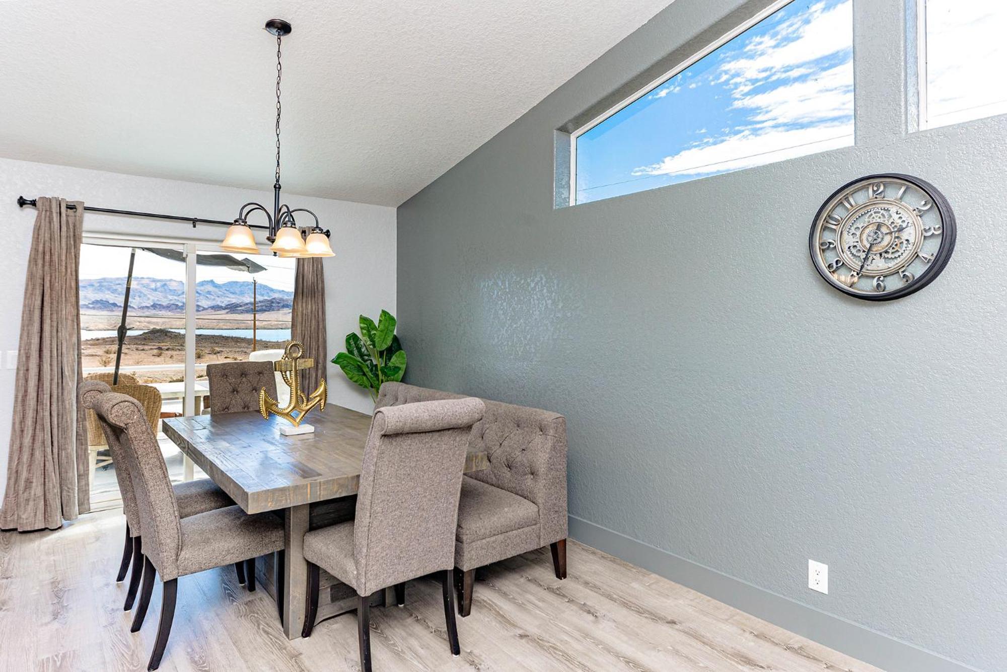Lakeview Minute From New Launch With Pool And Apartment *