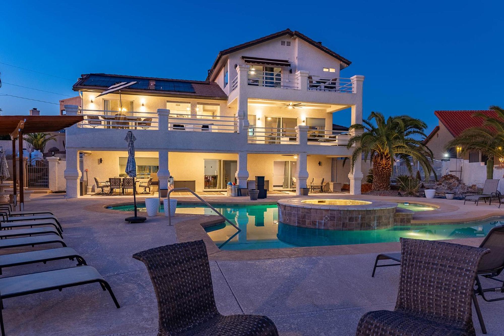 Apartment Lakeview Minute From New Launch With Pool And