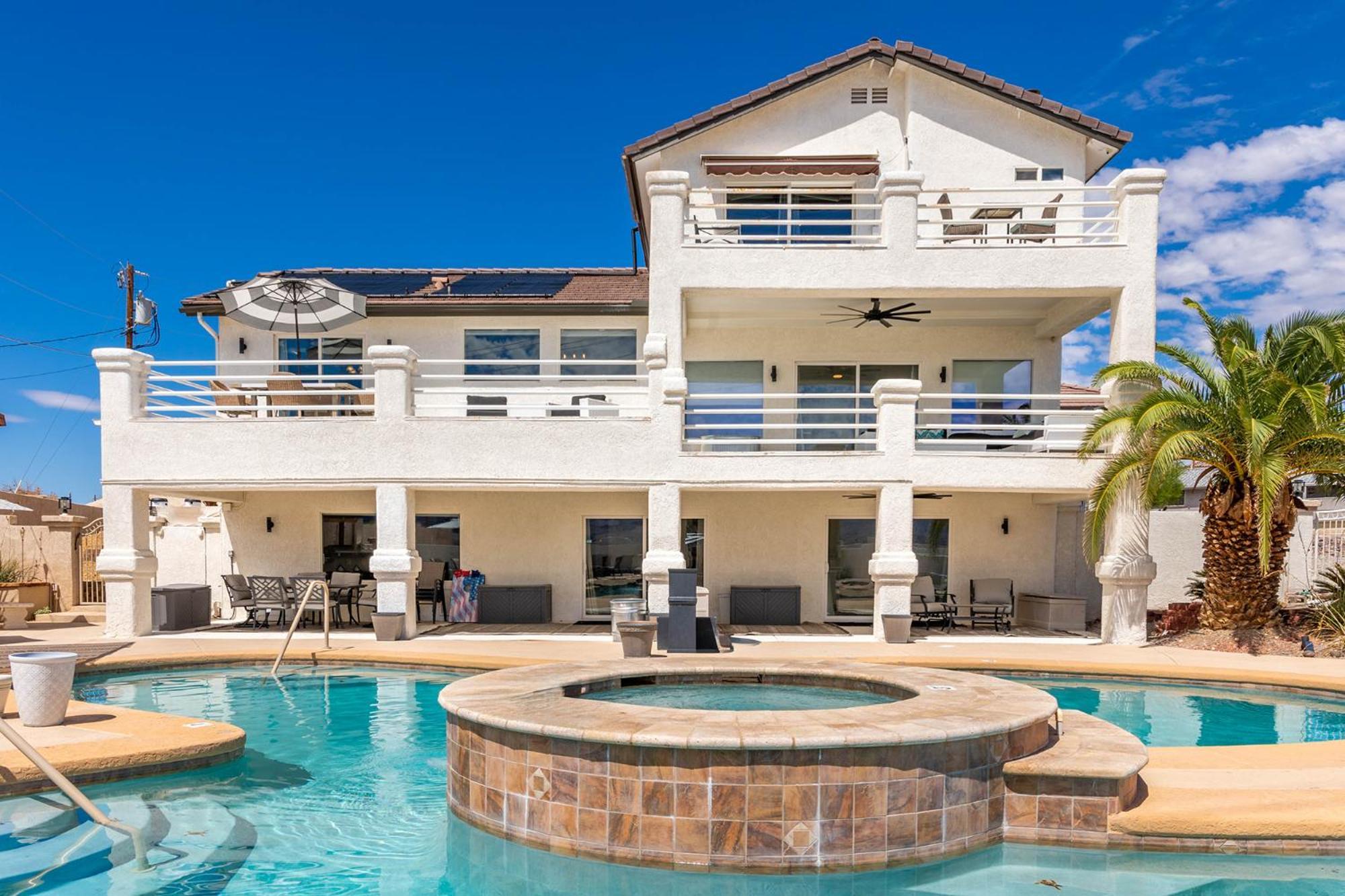Lakeview Minute From New Launch With Pool And Lake Havasu City