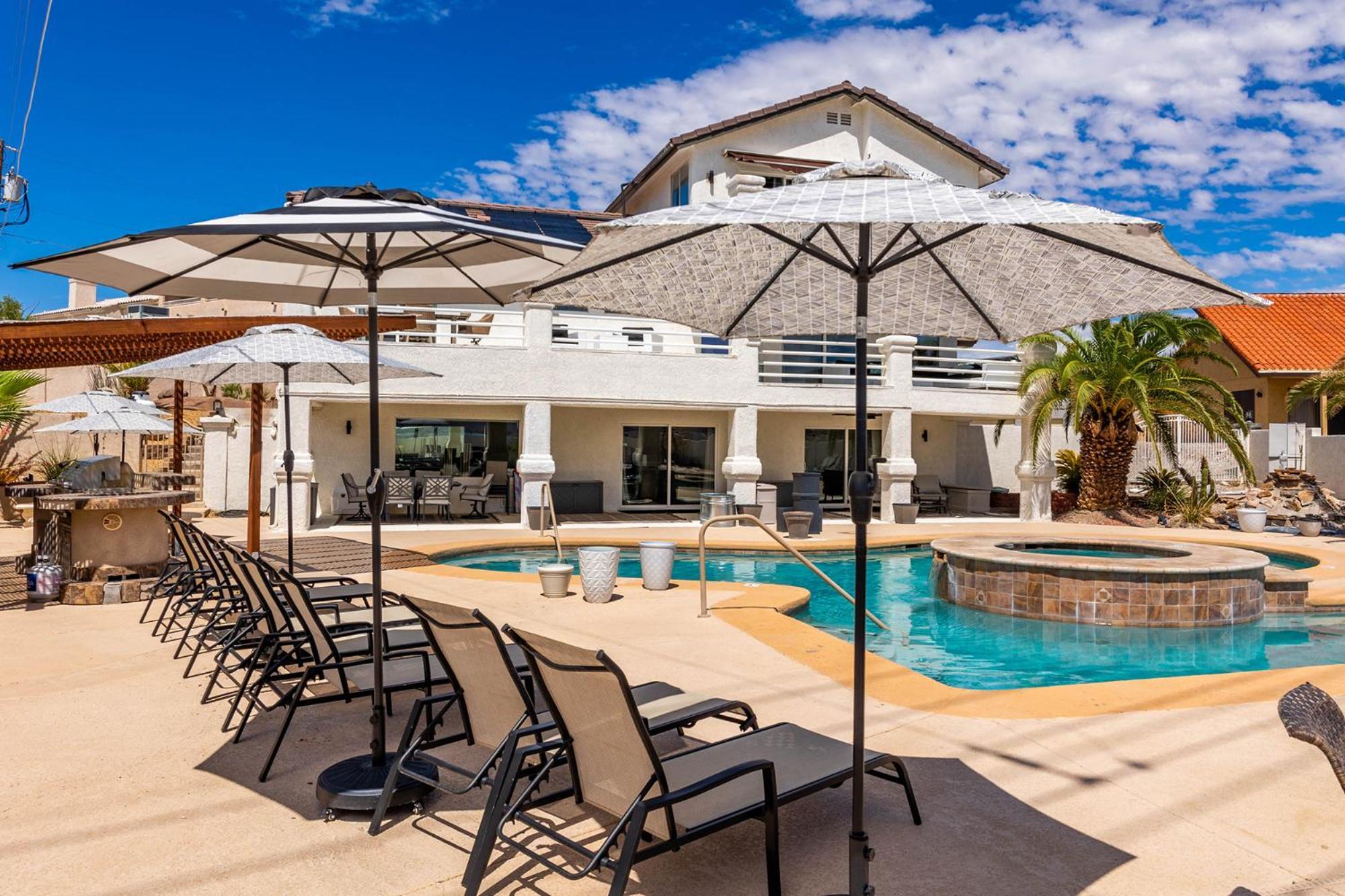 Lakeview Minute From New Launch With Pool And Lake Havasu City