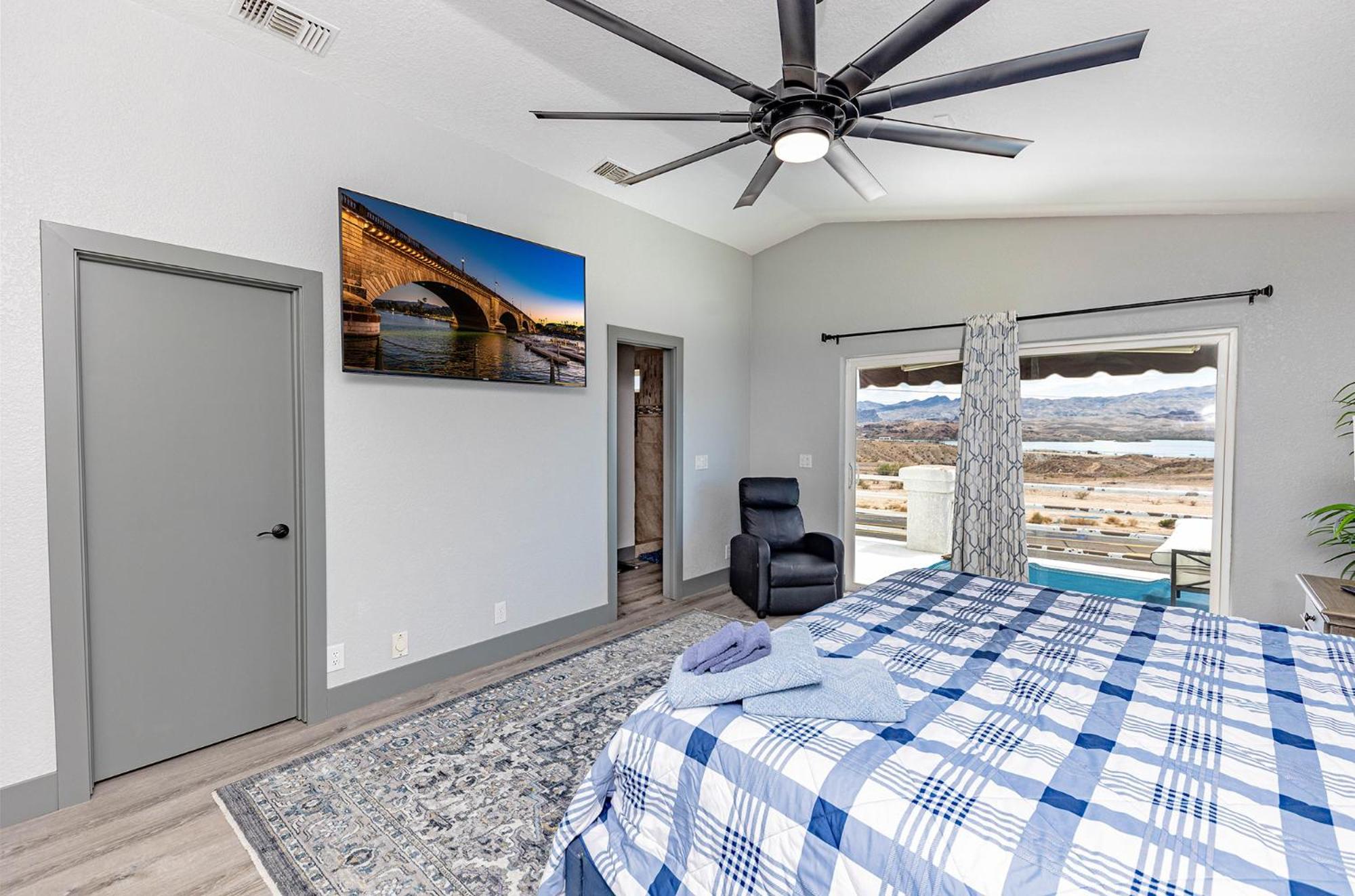 Apartment Lakeview Minute From New Launch With Pool And *