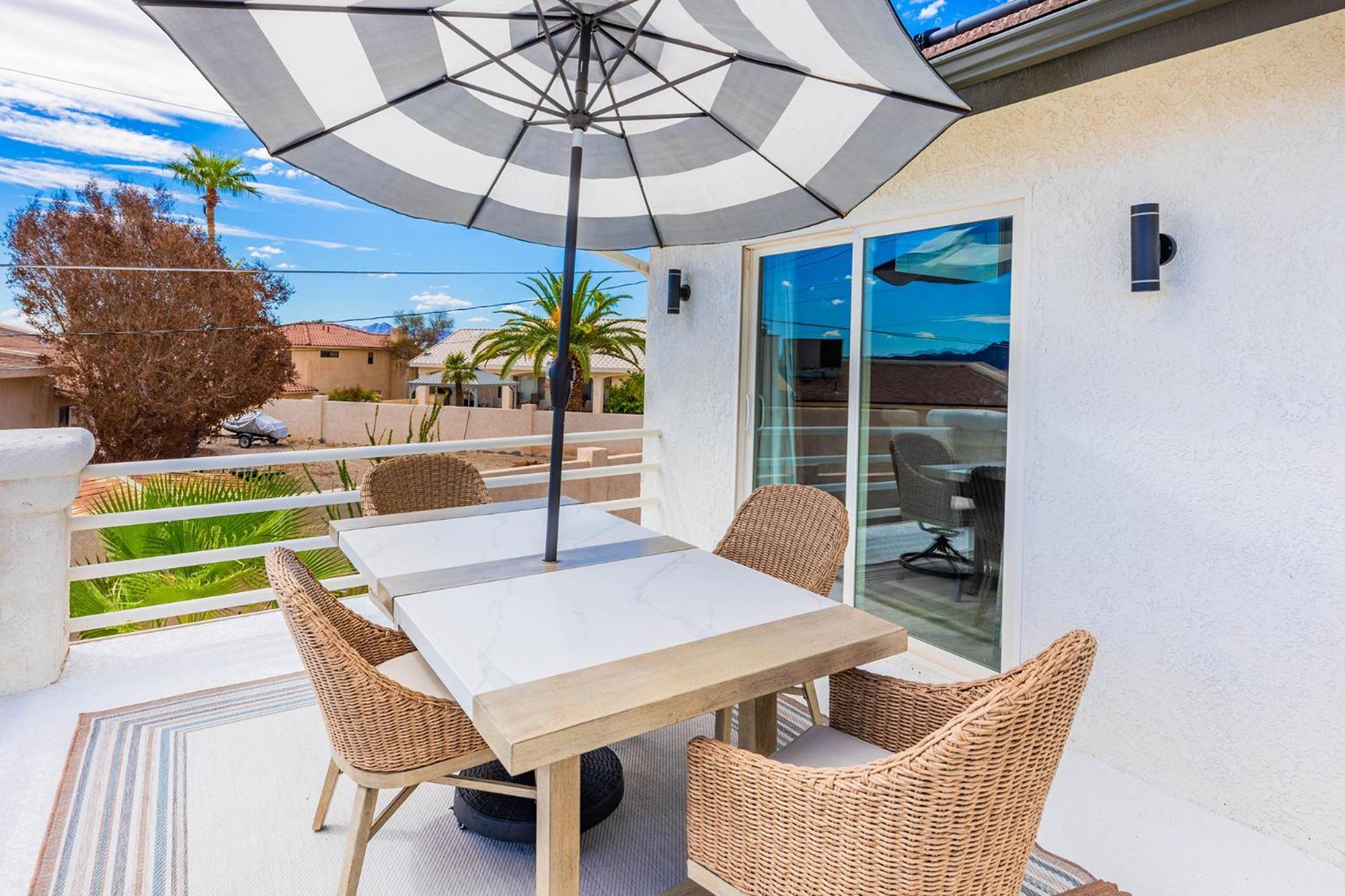 Apartment Lakeview Minute From New Launch With Pool And *