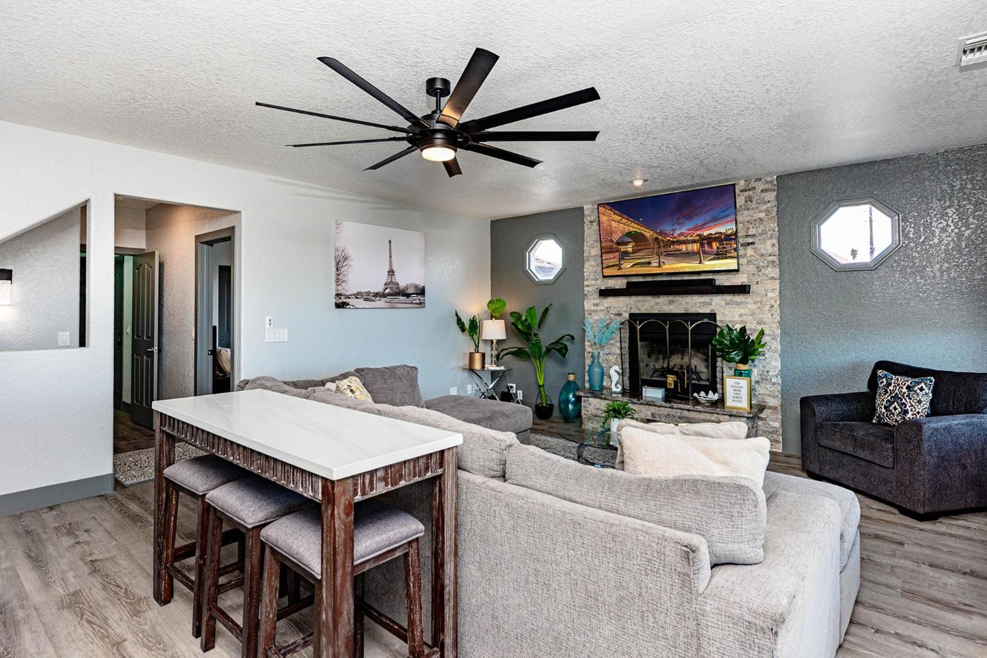 Lakeview Minute From New Launch With Pool And * Lake Havasu City