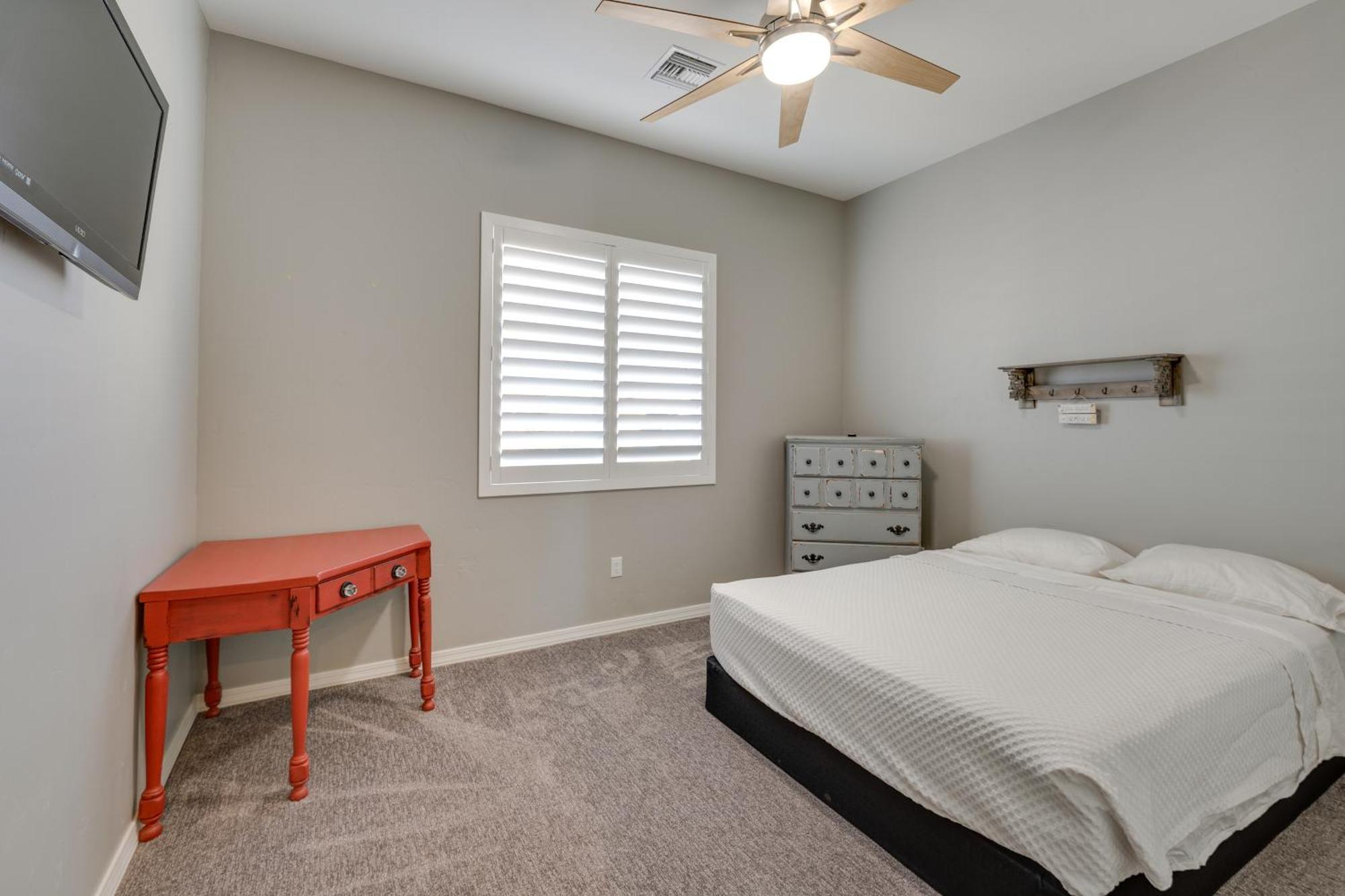Holiday home Havasu With Heated Pool And Spa!
