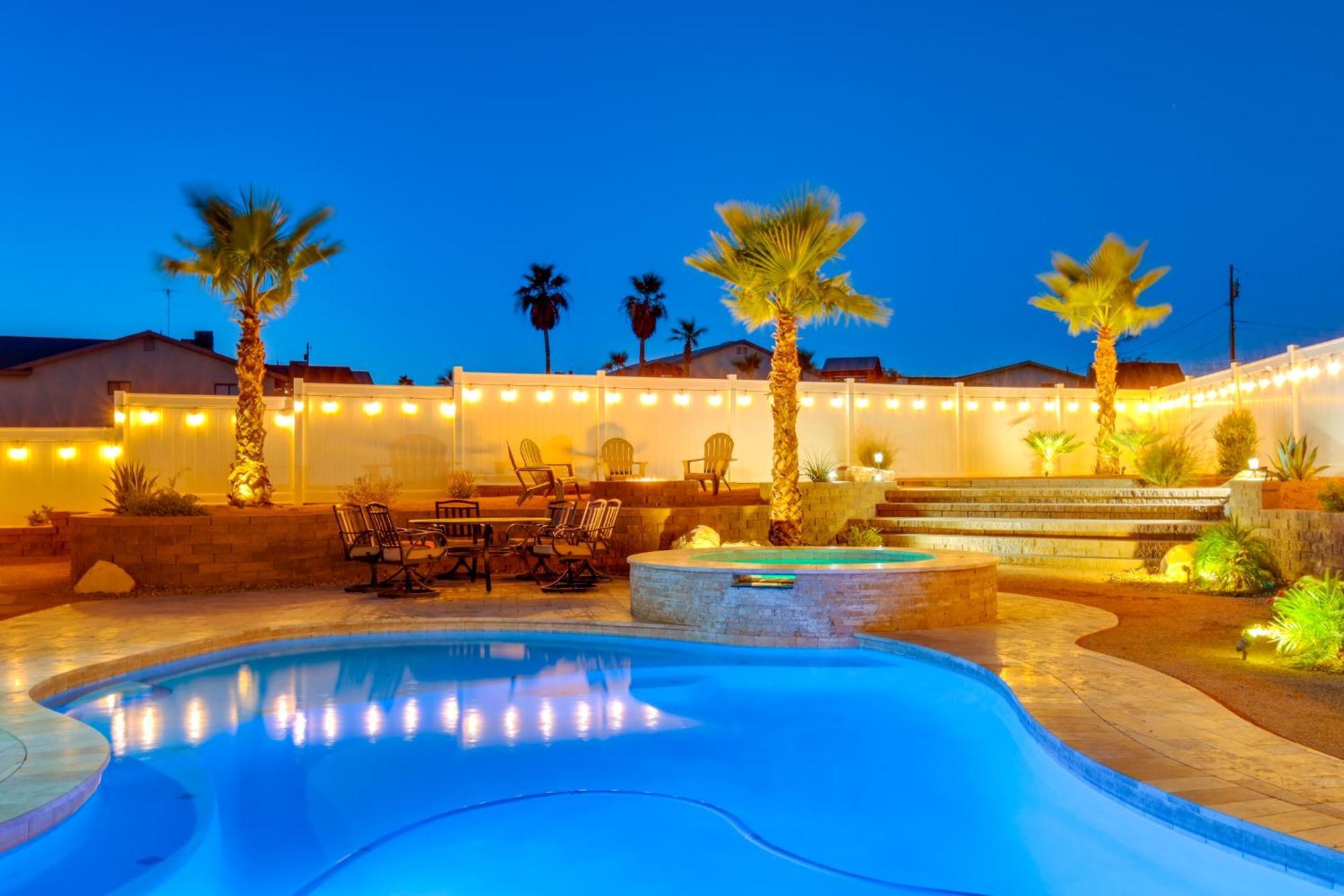 Bright Lake Havasu With New Backyard Oasis! Holiday home
