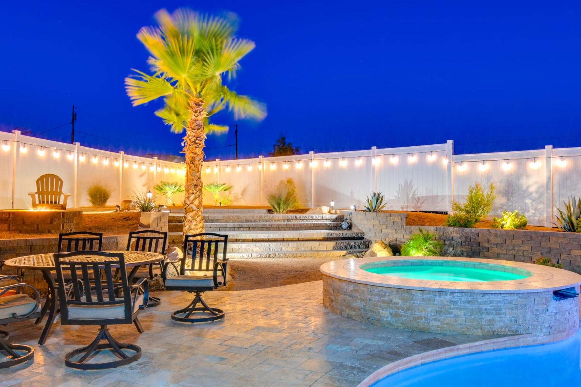 Bright Lake Havasu With New Backyard Oasis!