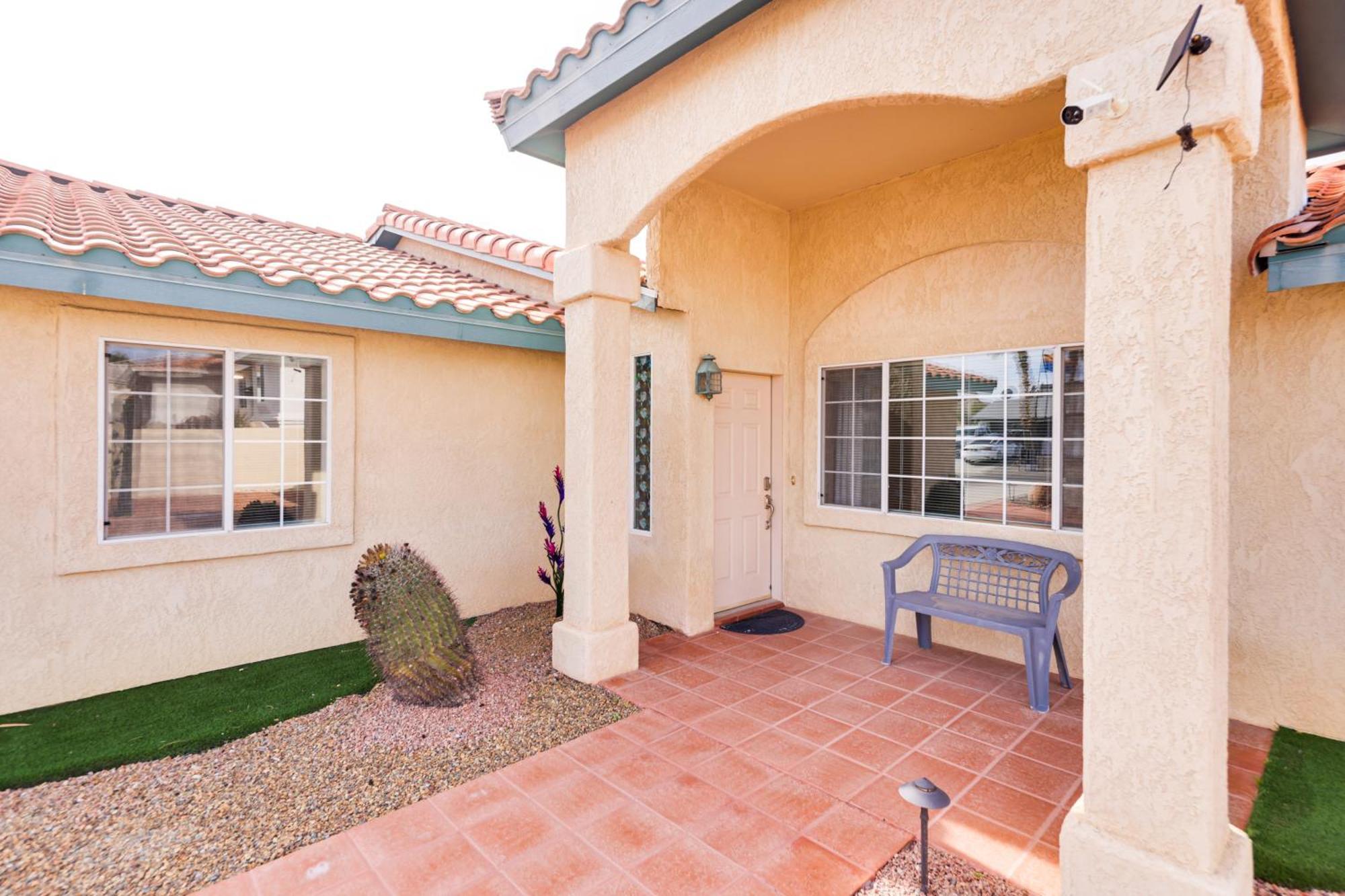 Pet-friendly Havasu With Pool And Hot Tub!